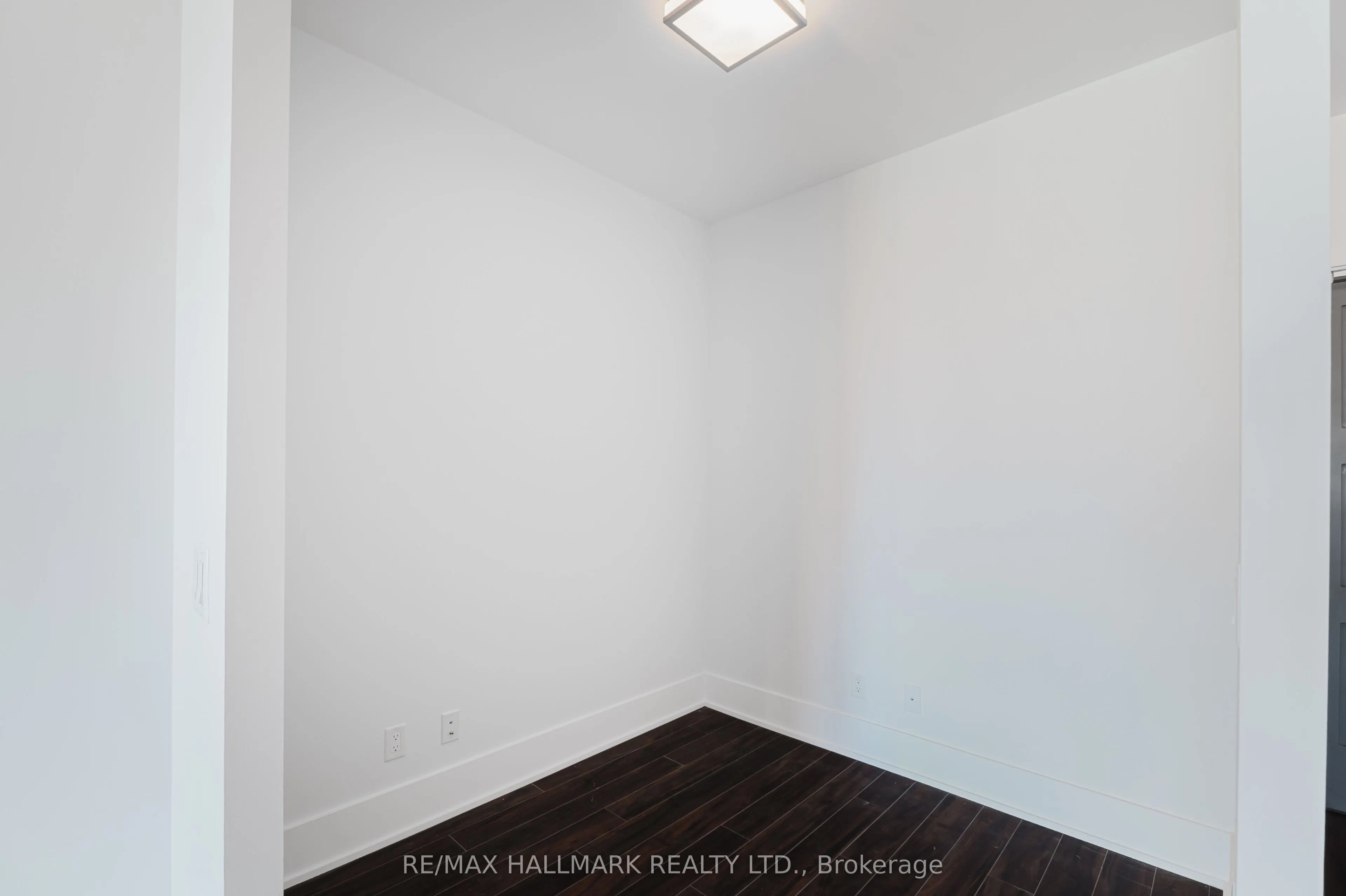 300 Front Street W, #2213