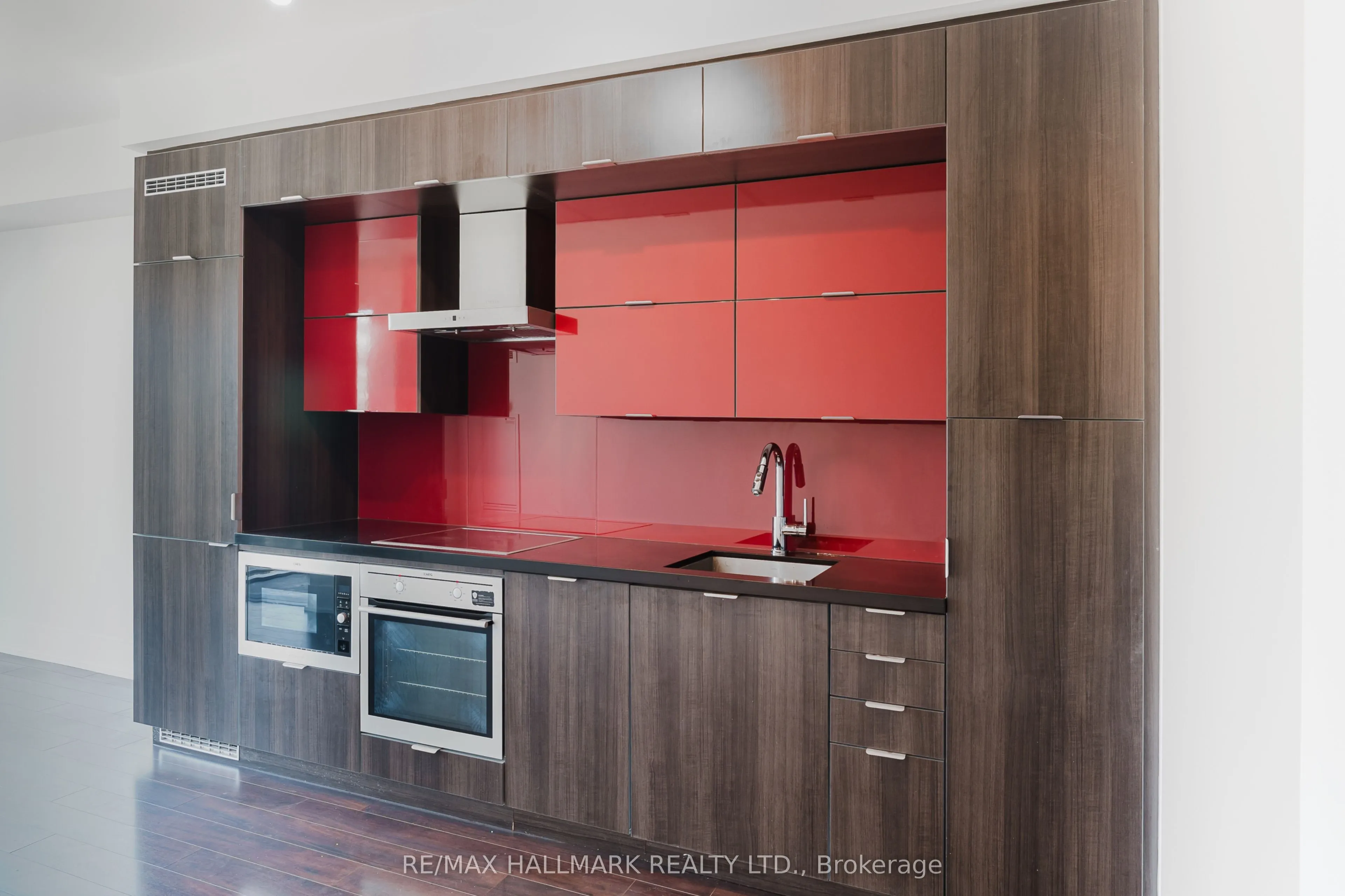 300 Front Street W, #2213