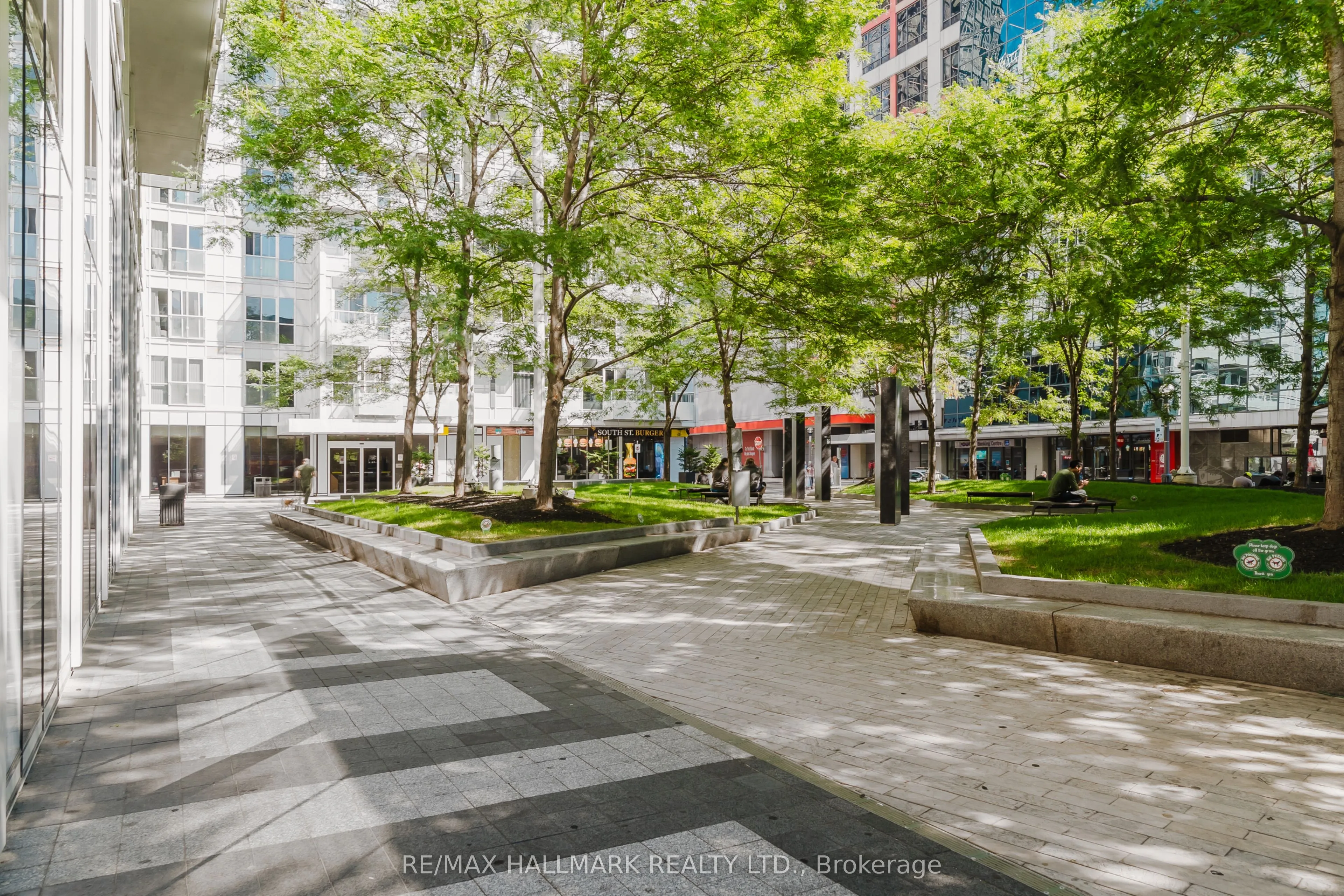 300 Front Street W, #2213