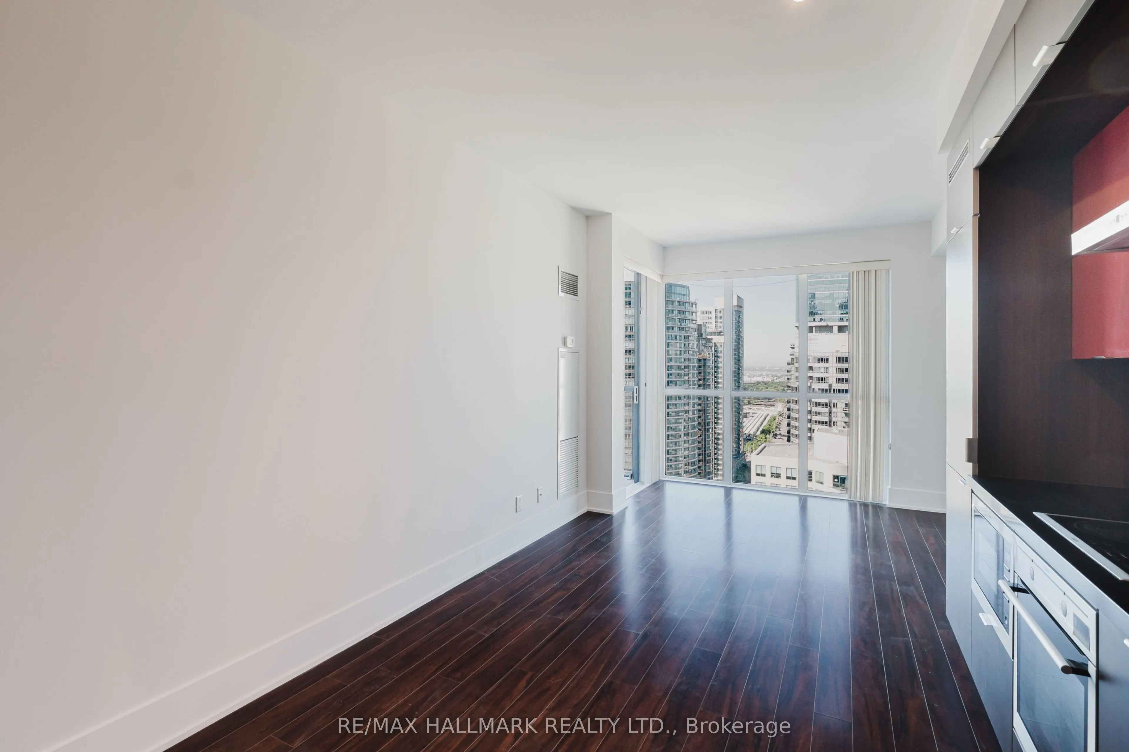 300 Front Street W, #2213