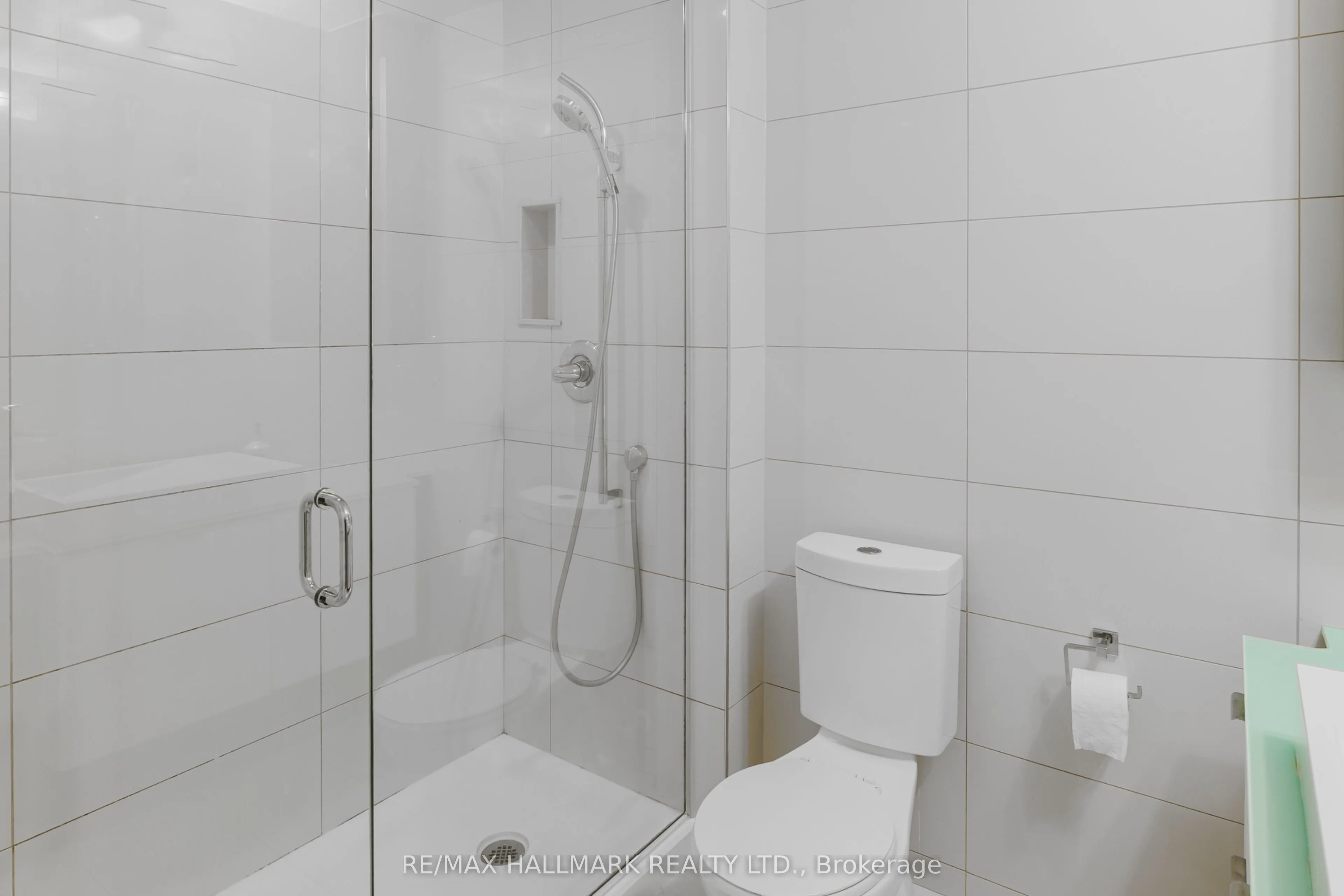 300 Front Street W, #2213