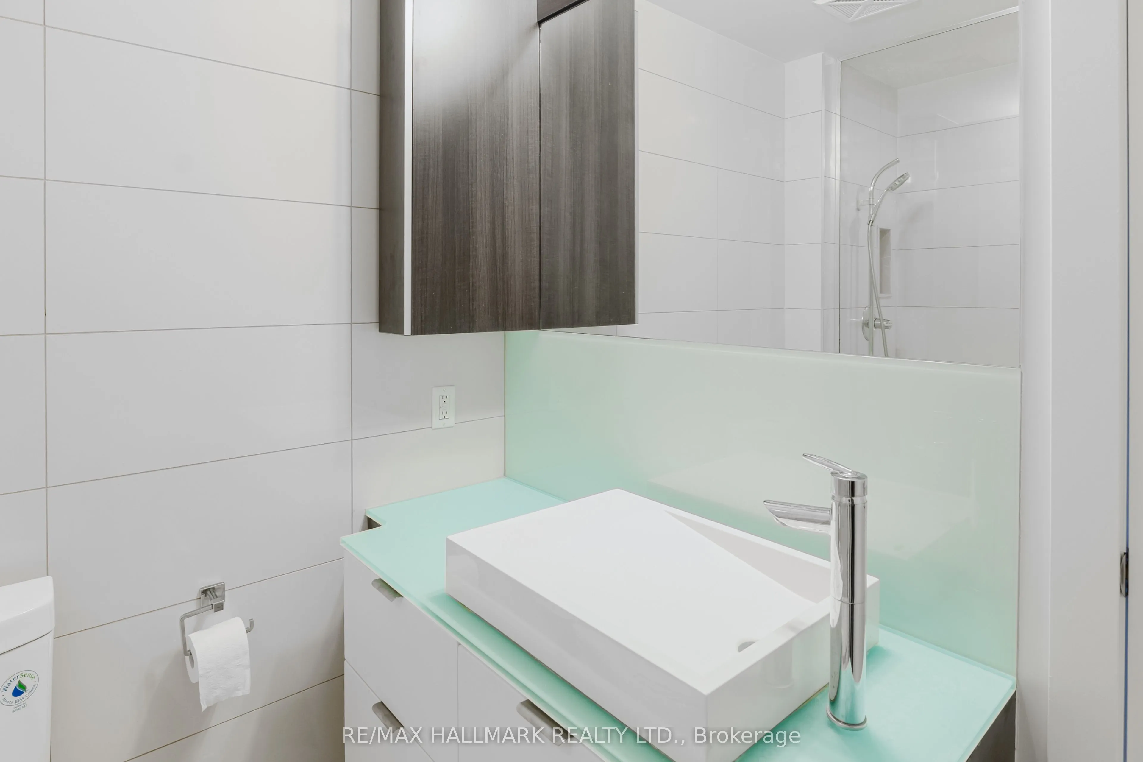 300 Front Street W, #2213