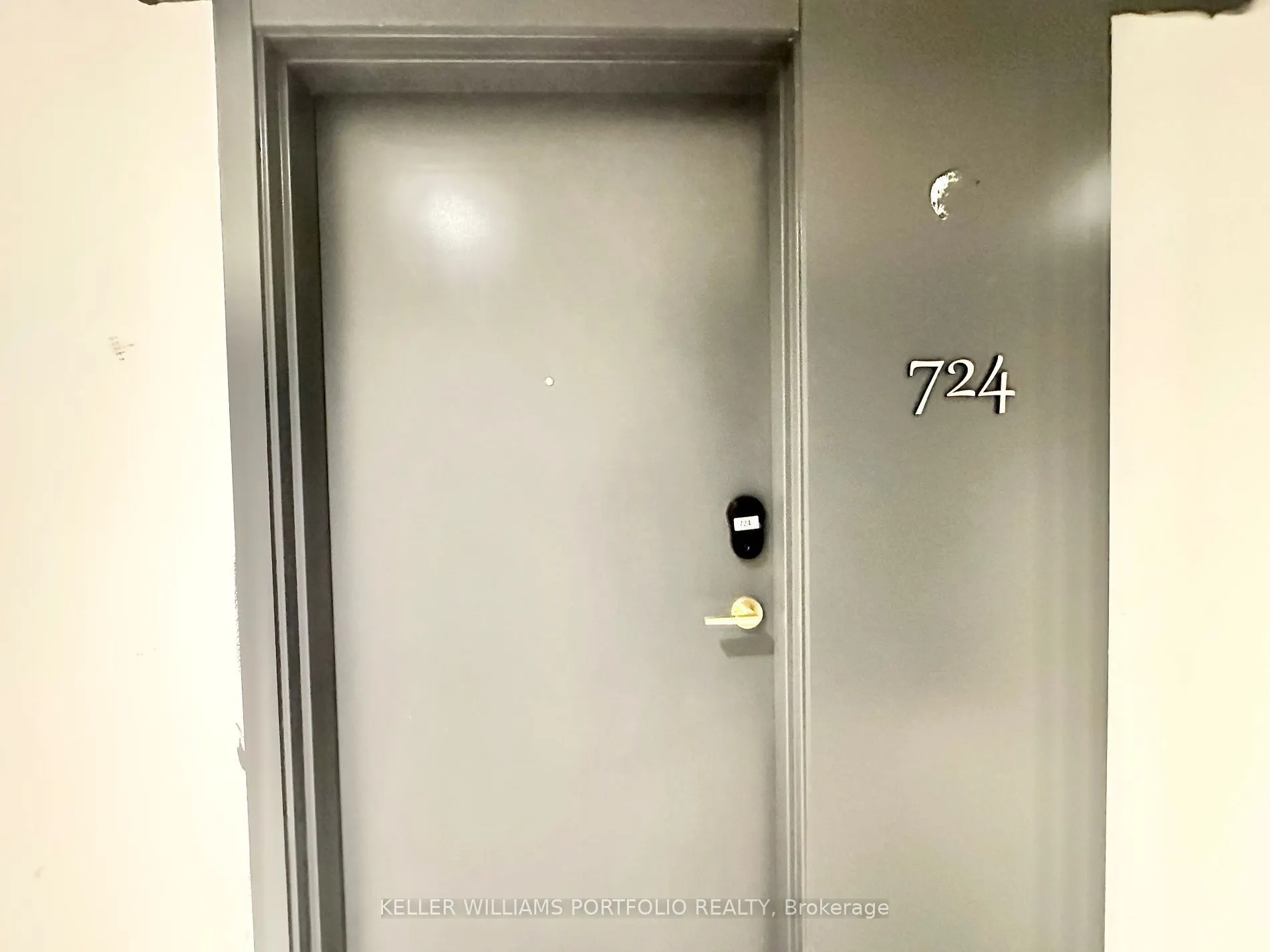 543 Richmond Street W, #724
