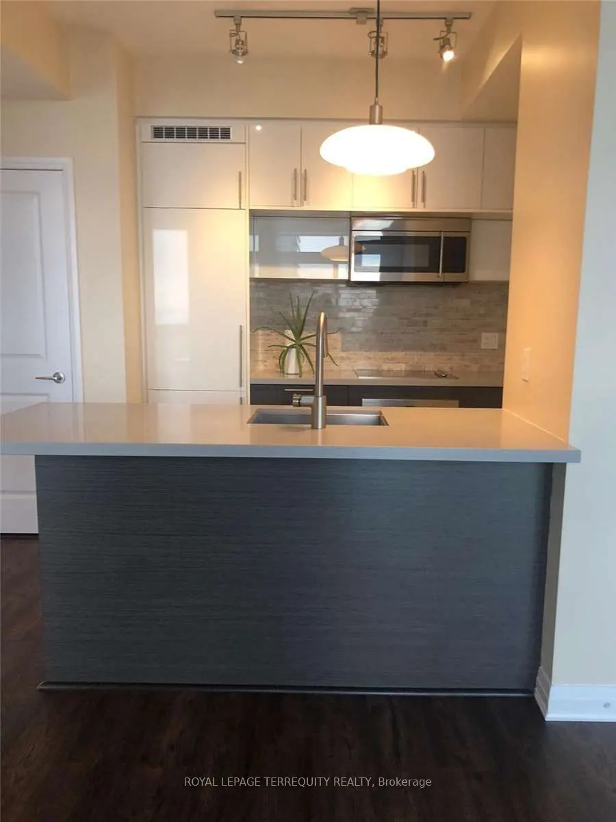 8 Mercer Street, #2806