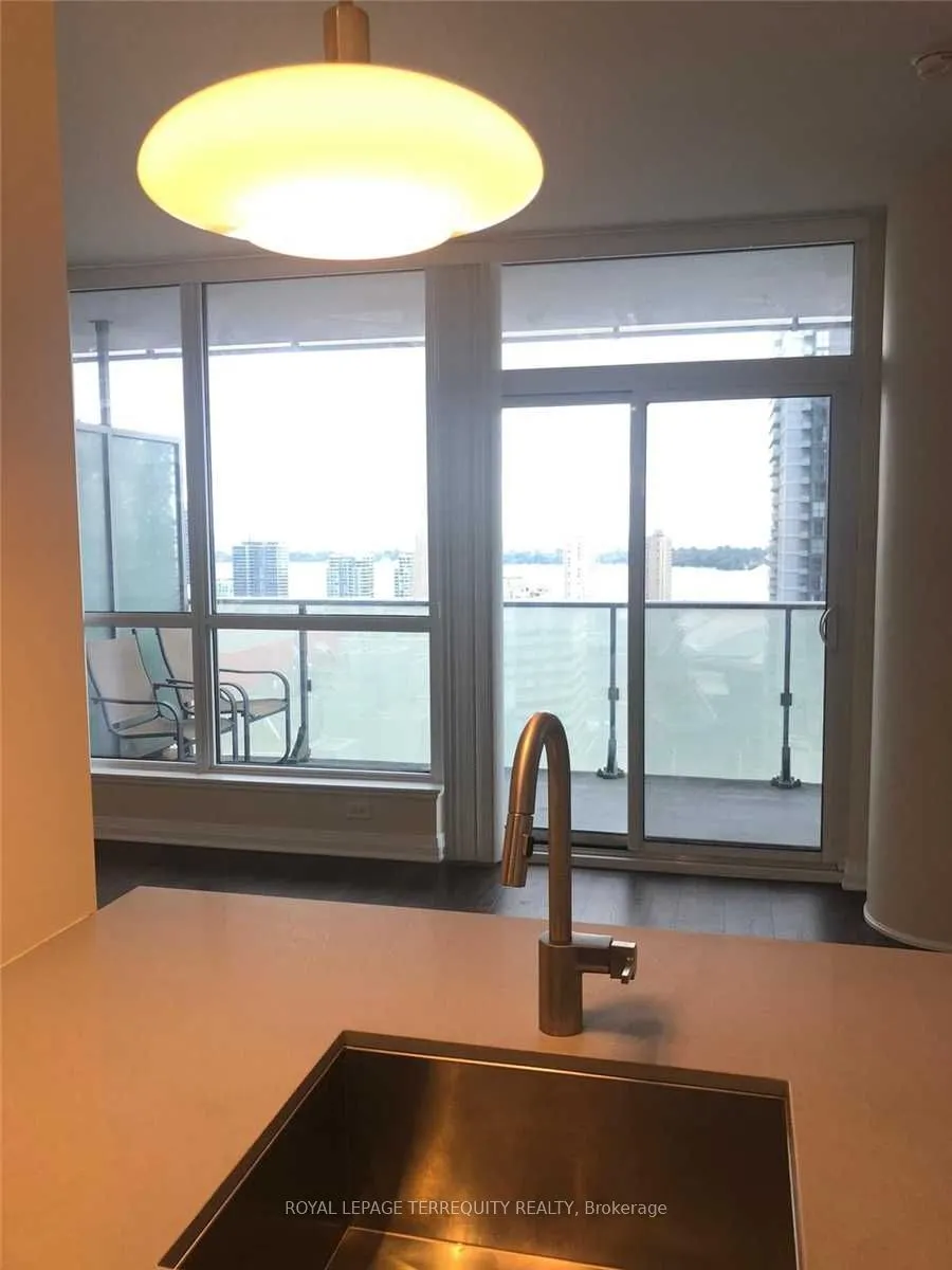 8 Mercer Street, #2806