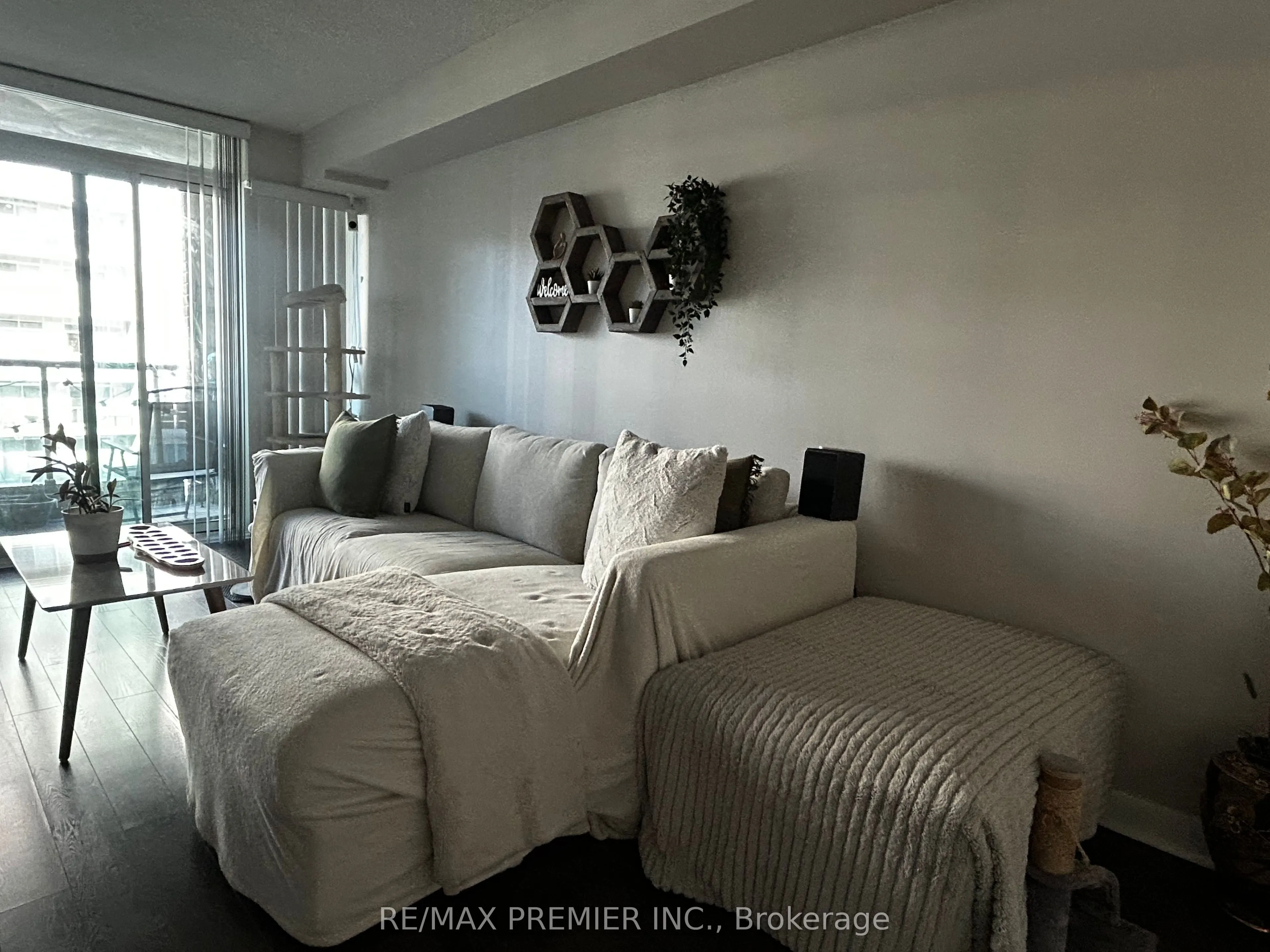 525 Wilson Avenue, #729
