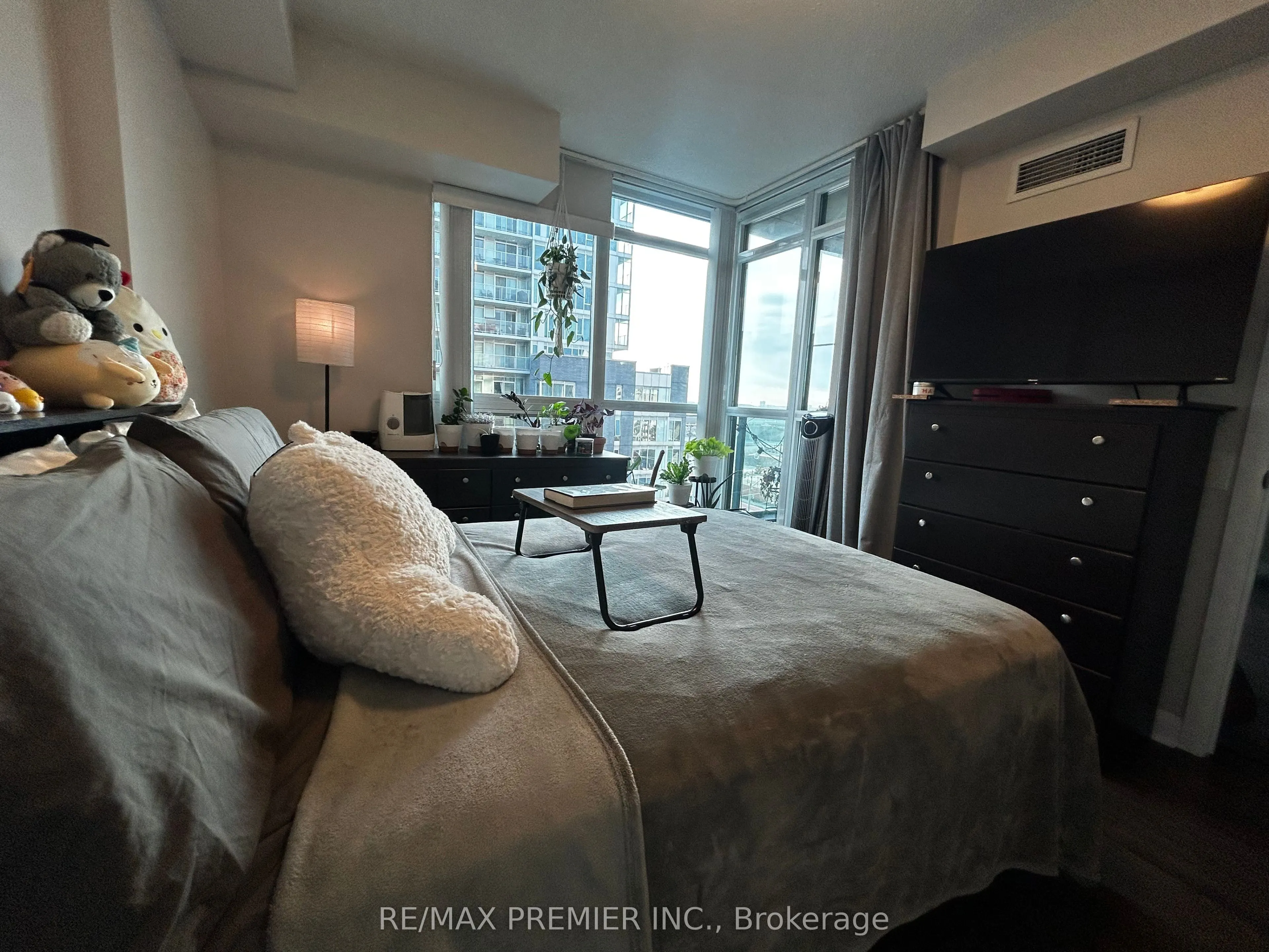 525 Wilson Avenue, #729
