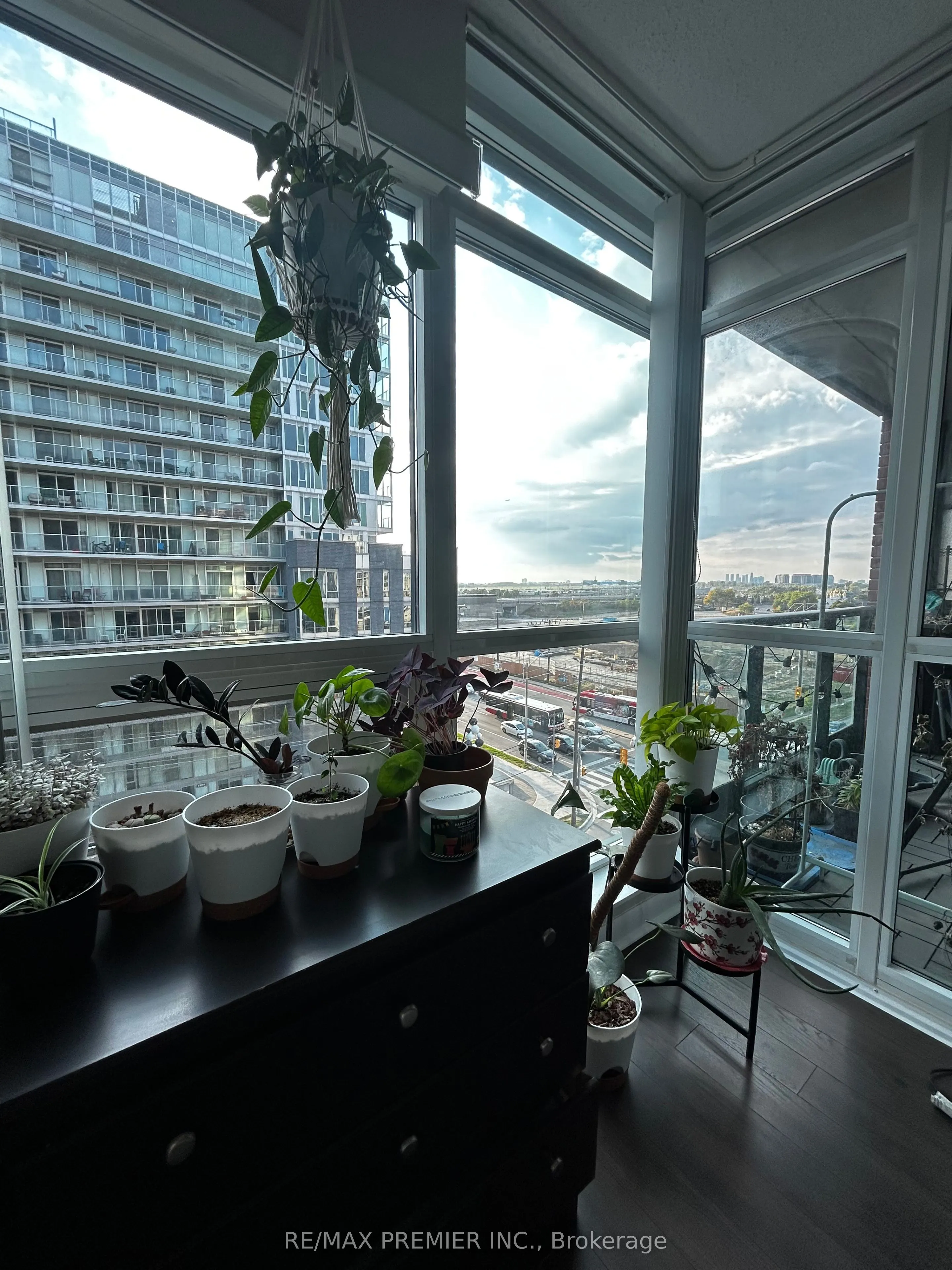 525 Wilson Avenue, #729