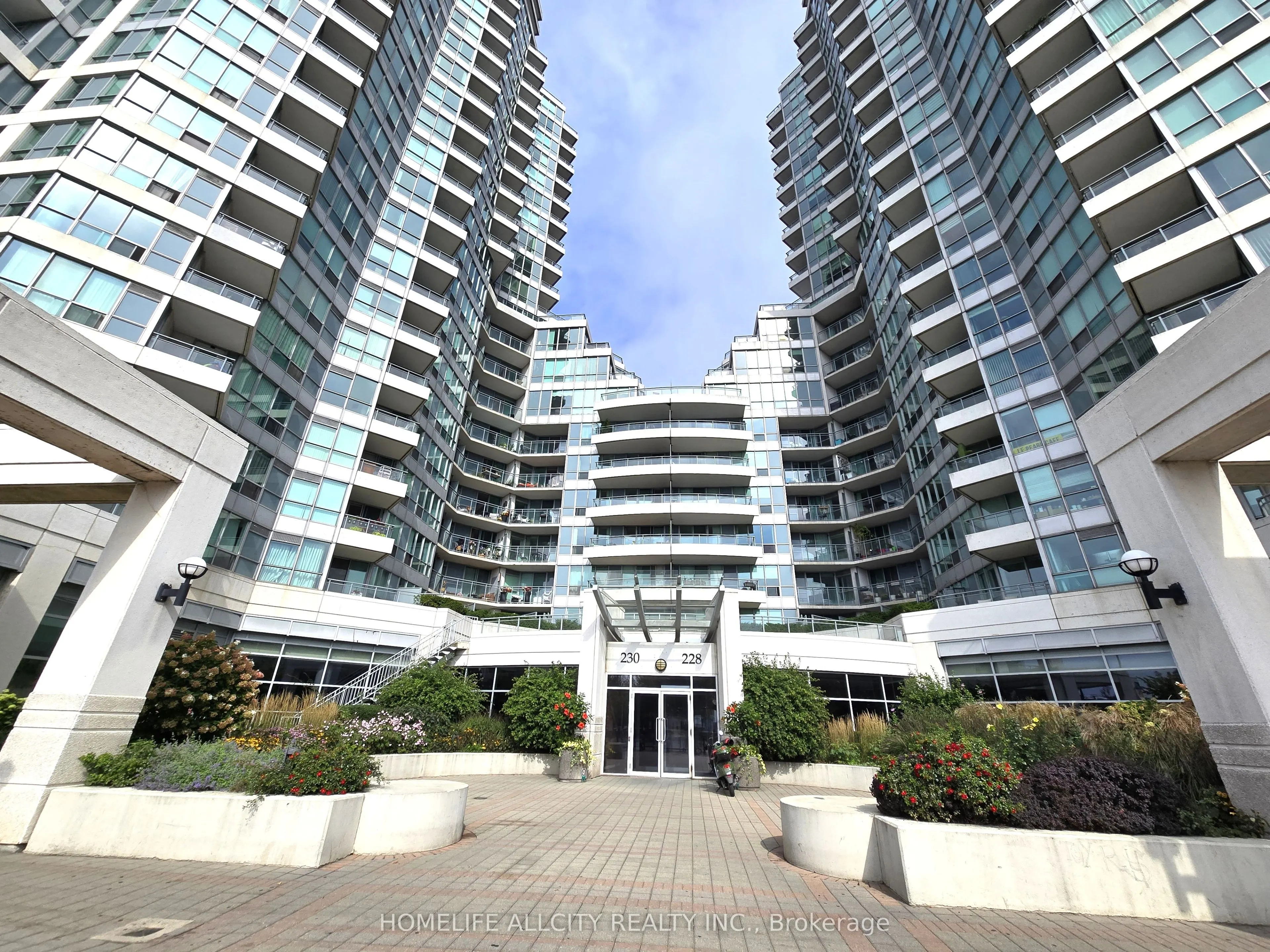 230 Queens Quay W, #623