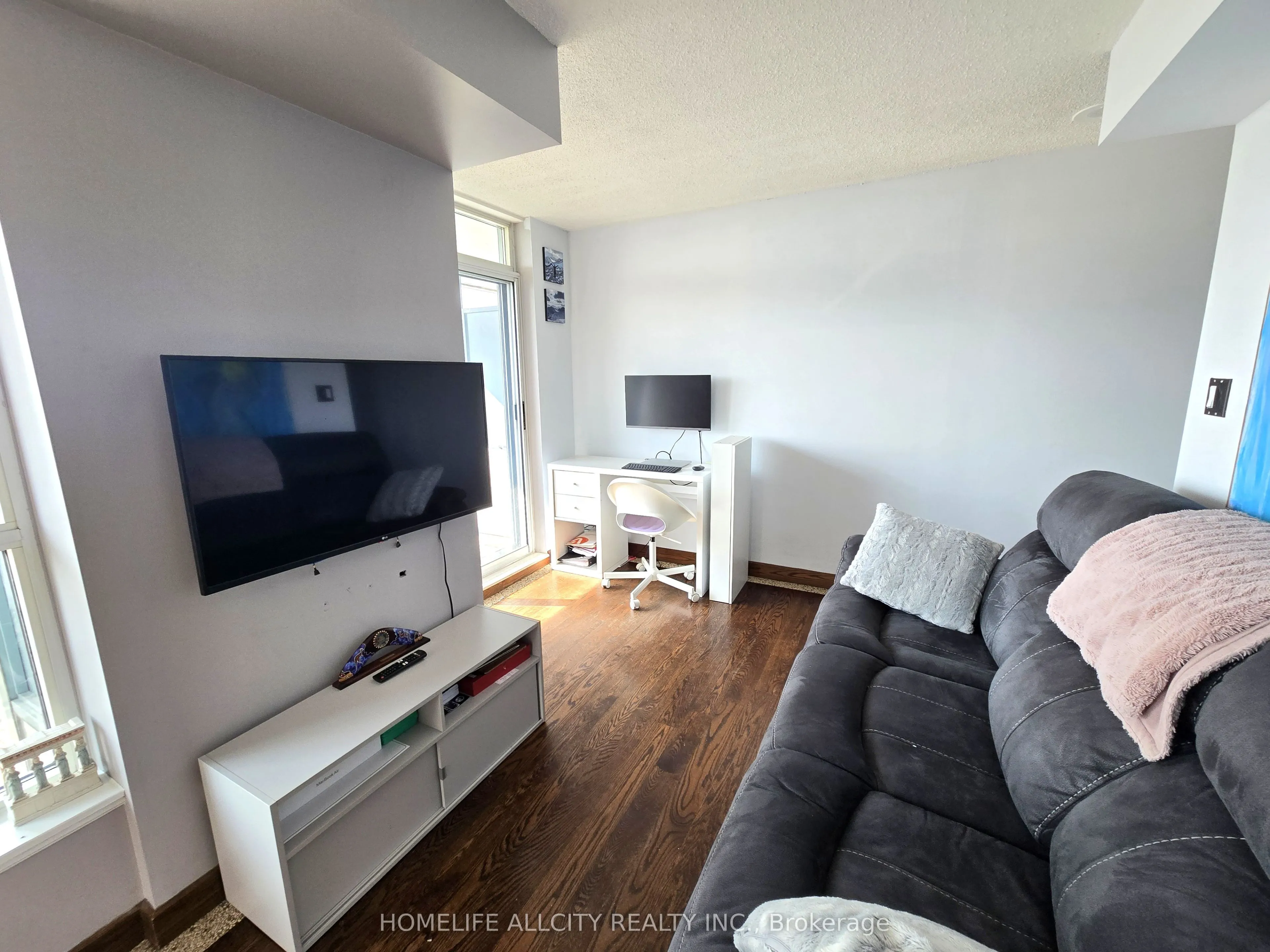 230 Queens Quay W, #623