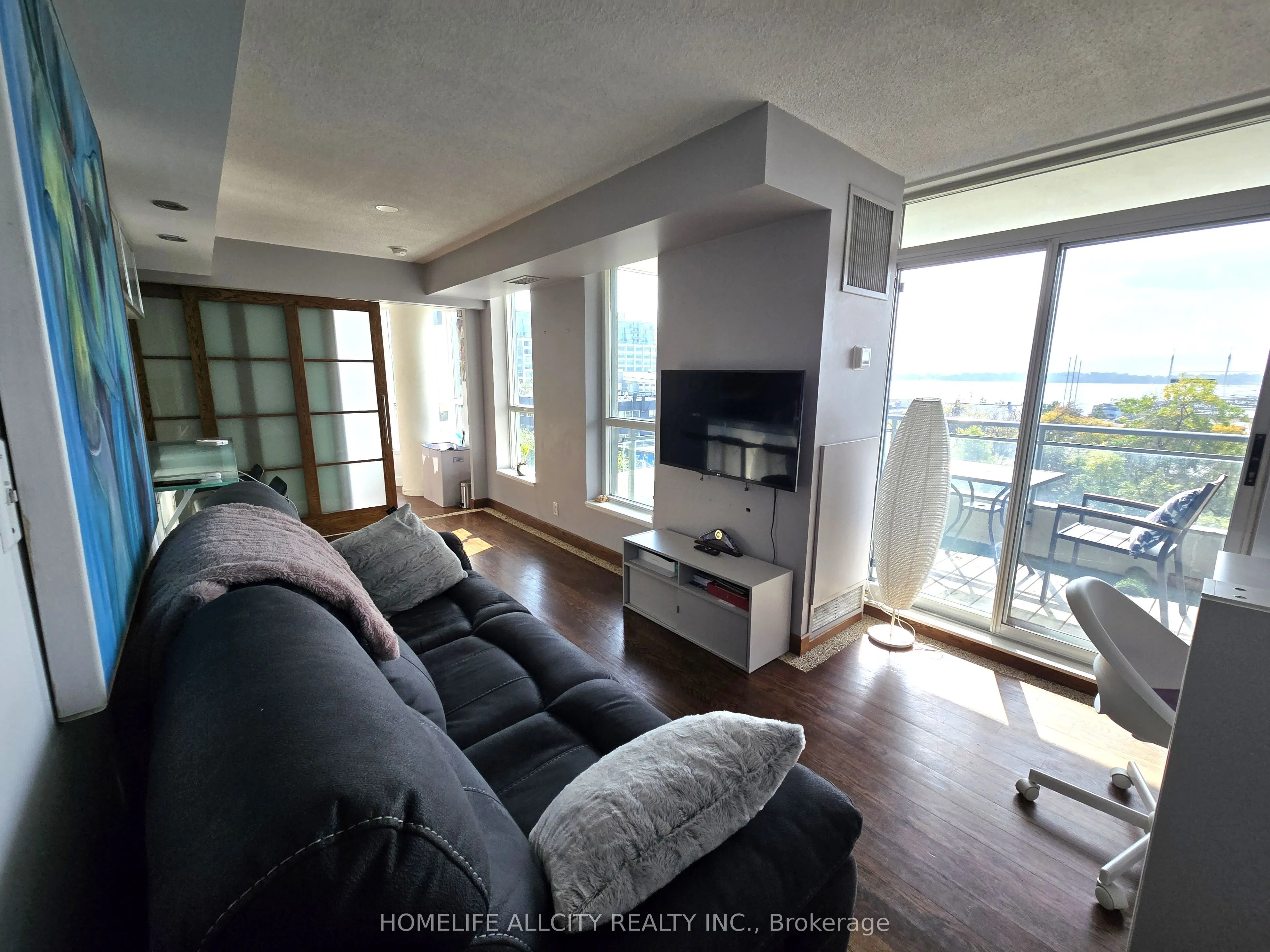 230 Queens Quay W, #623