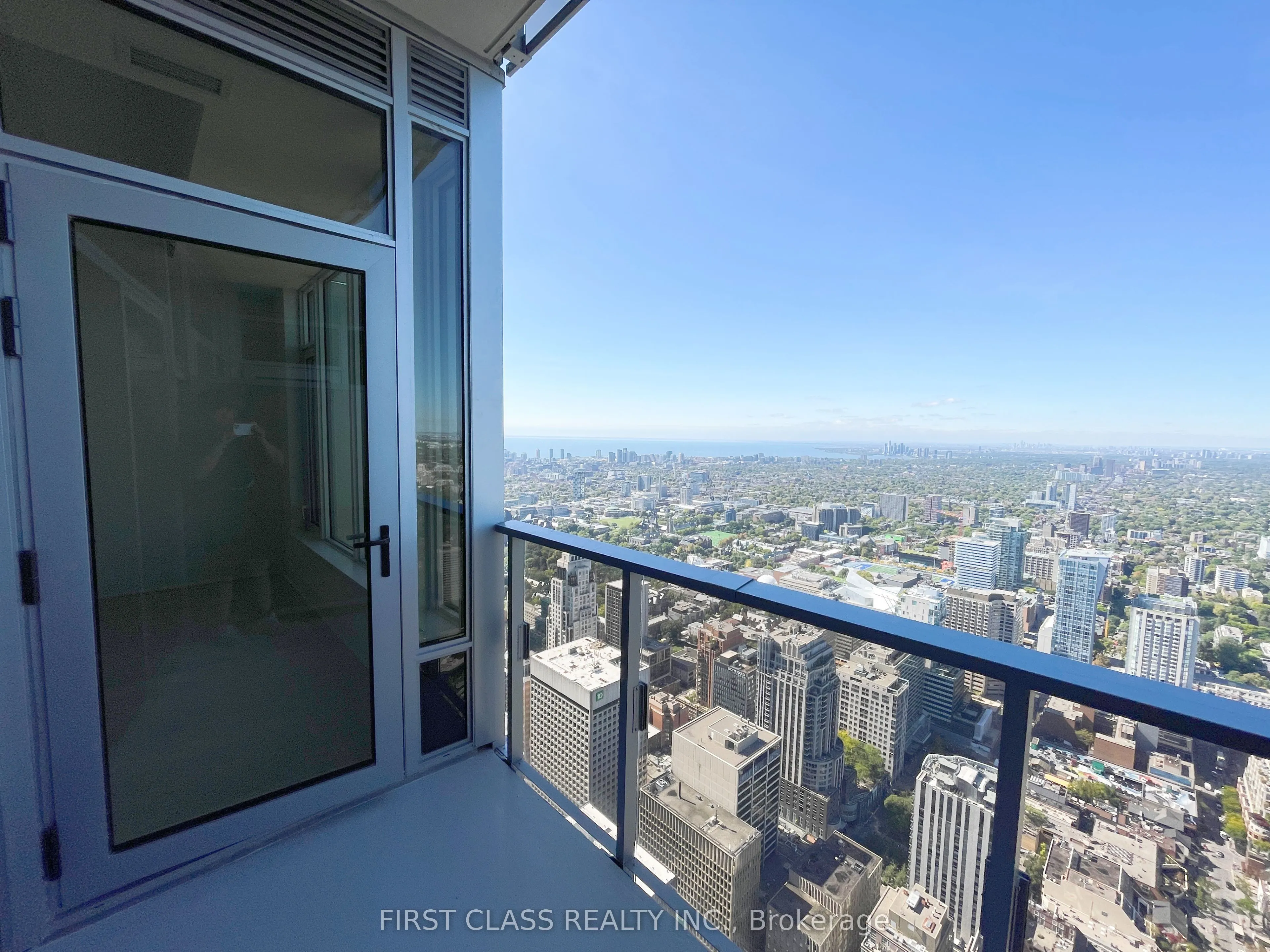 11 Yorkville Avenue W, #6210