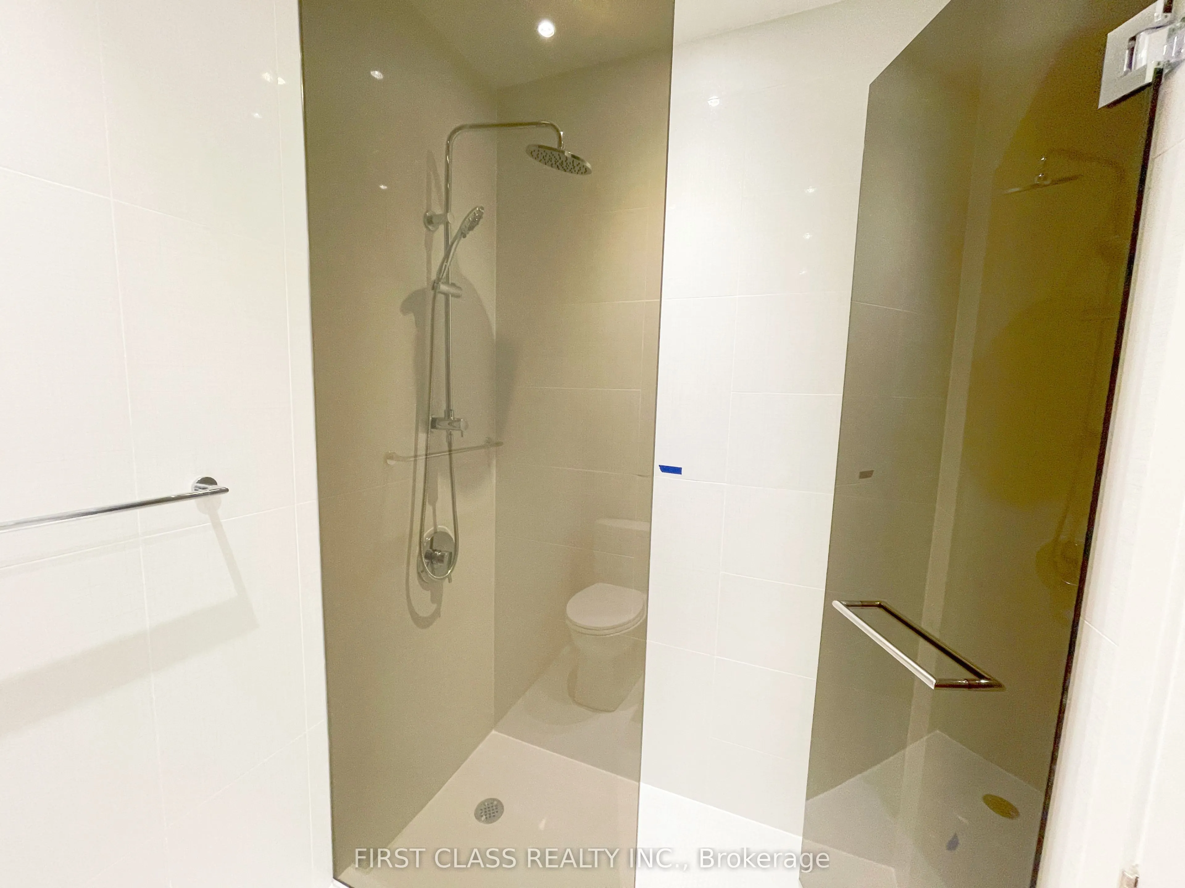11 Yorkville Avenue W, #6210
