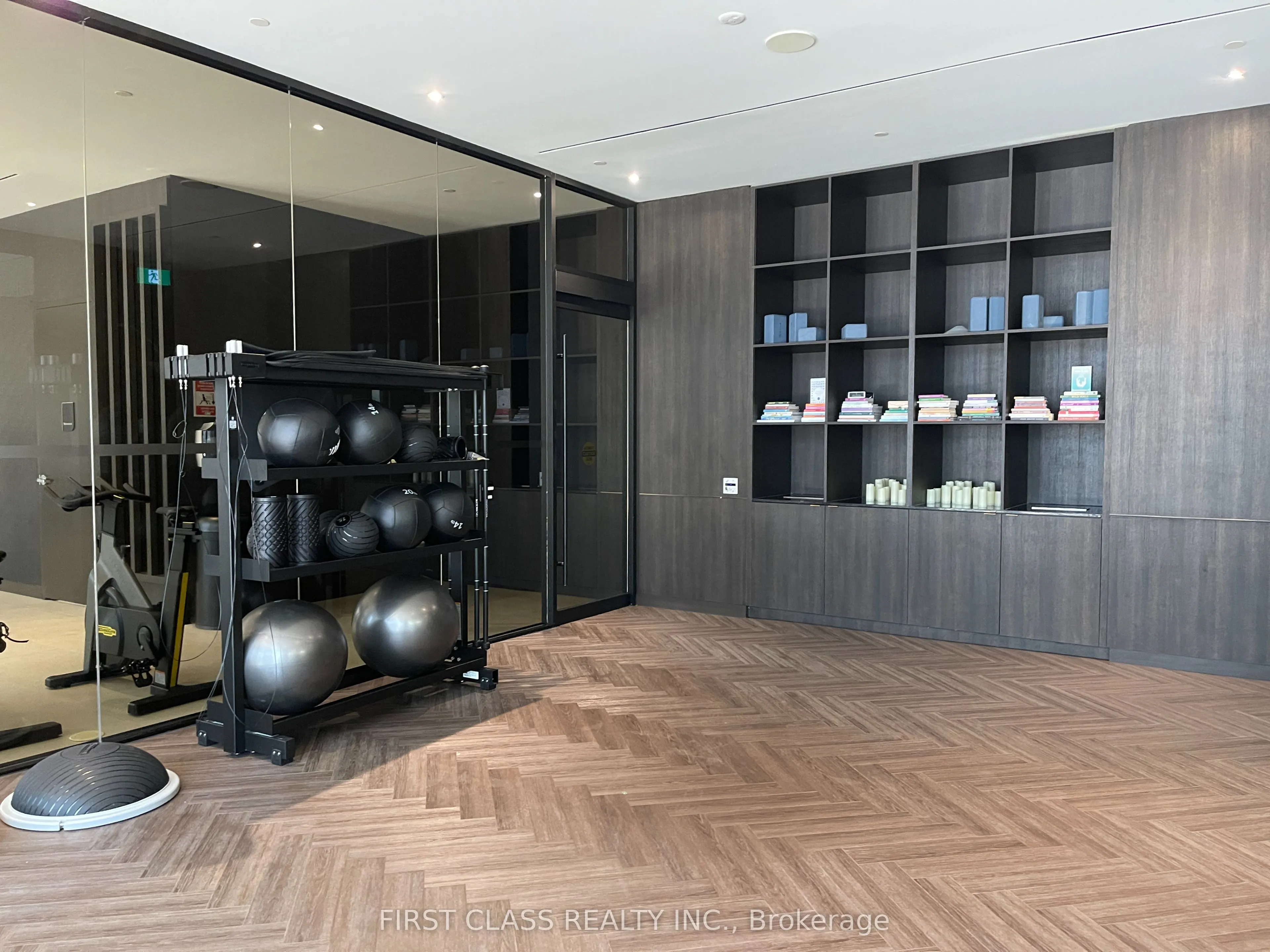 11 Yorkville Avenue W, #6210