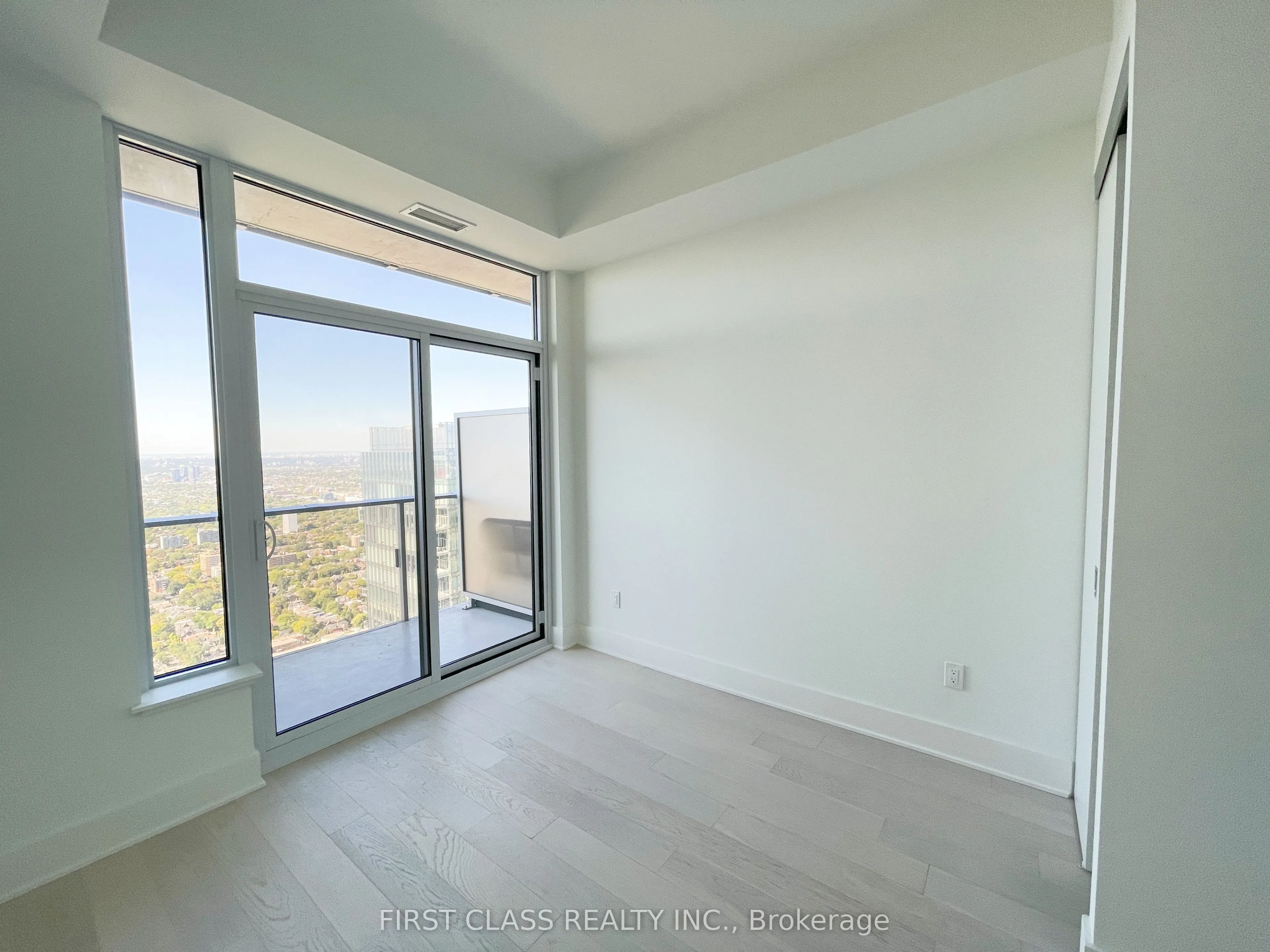 11 Yorkville Avenue W, #6210