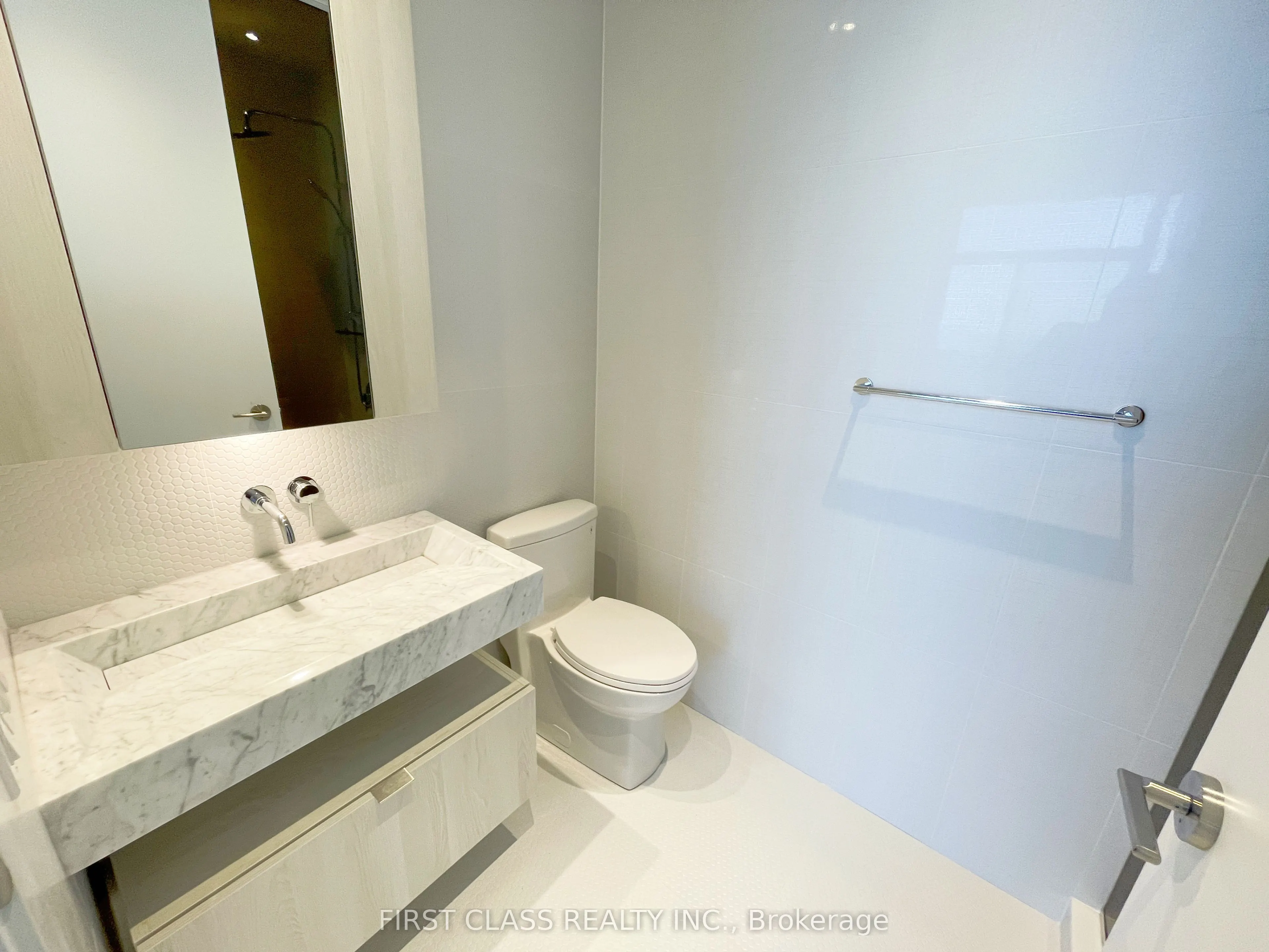 11 Yorkville Avenue W, #6210