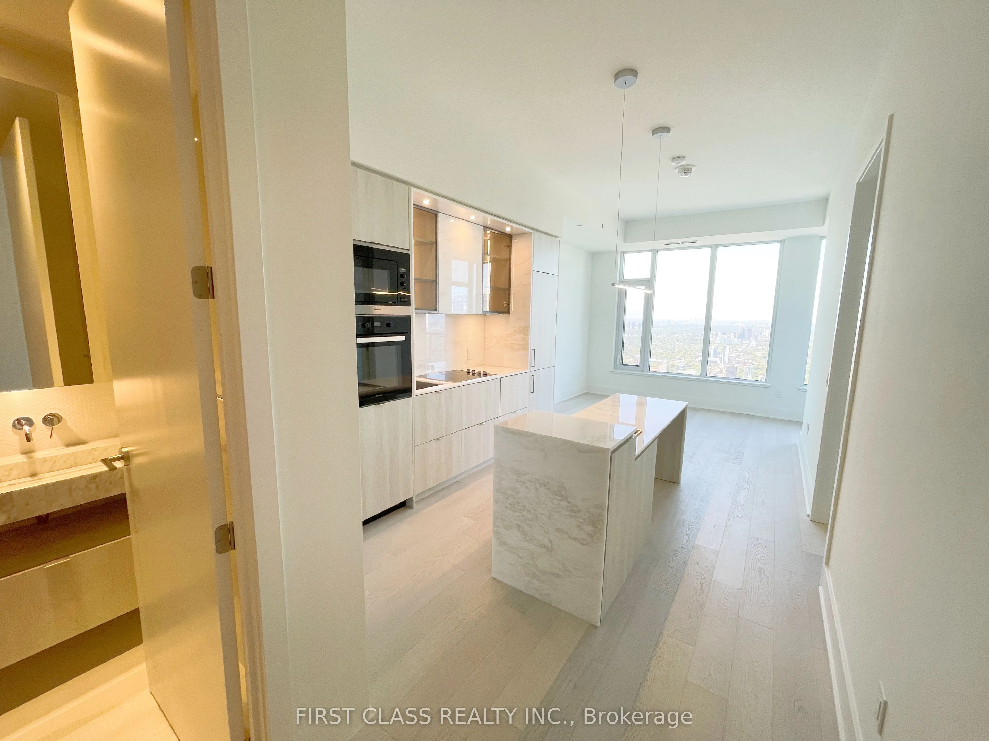 11 Yorkville Avenue W, #6210