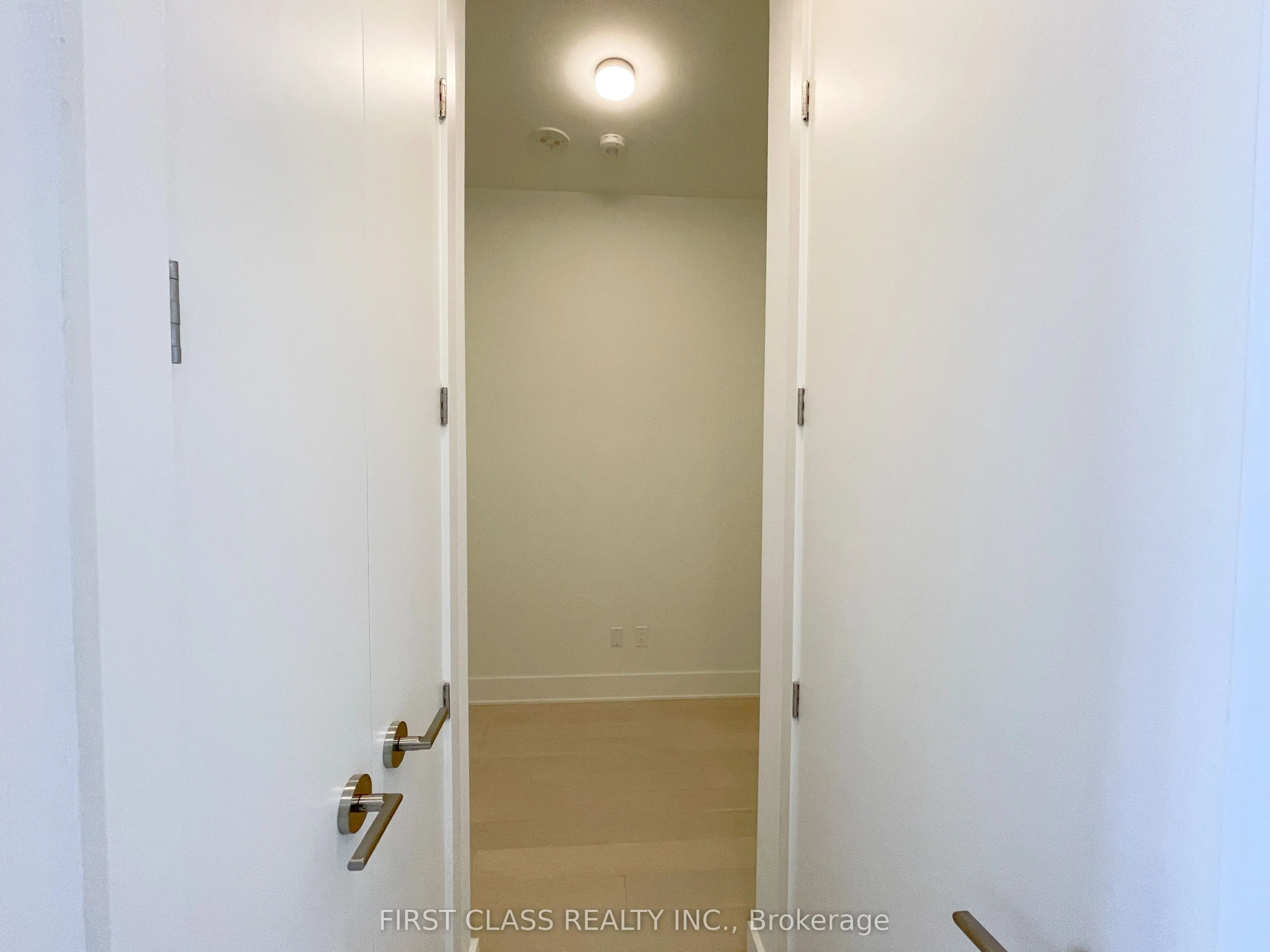 11 Yorkville Avenue W, #6210