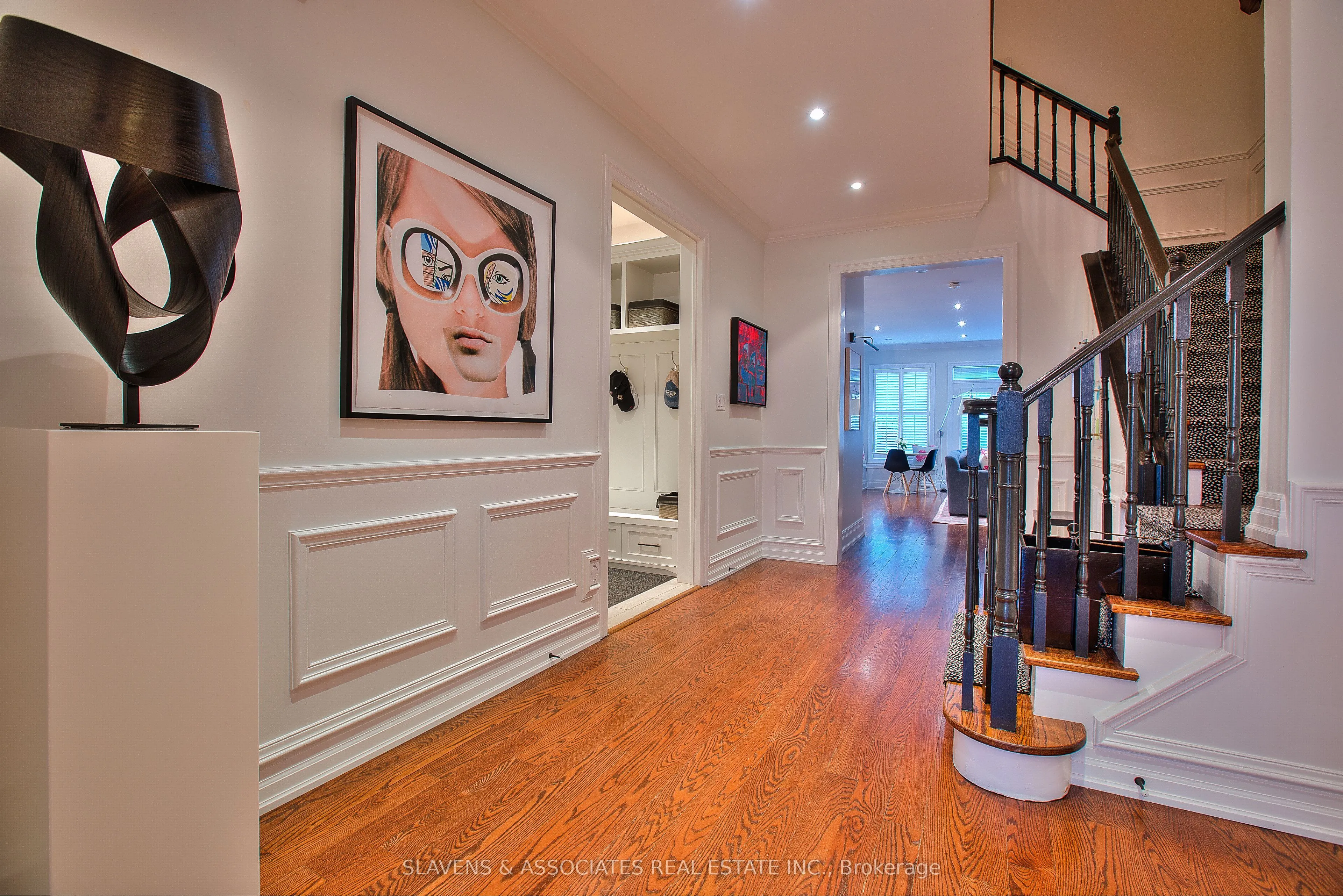 108 Yonge Boulevard