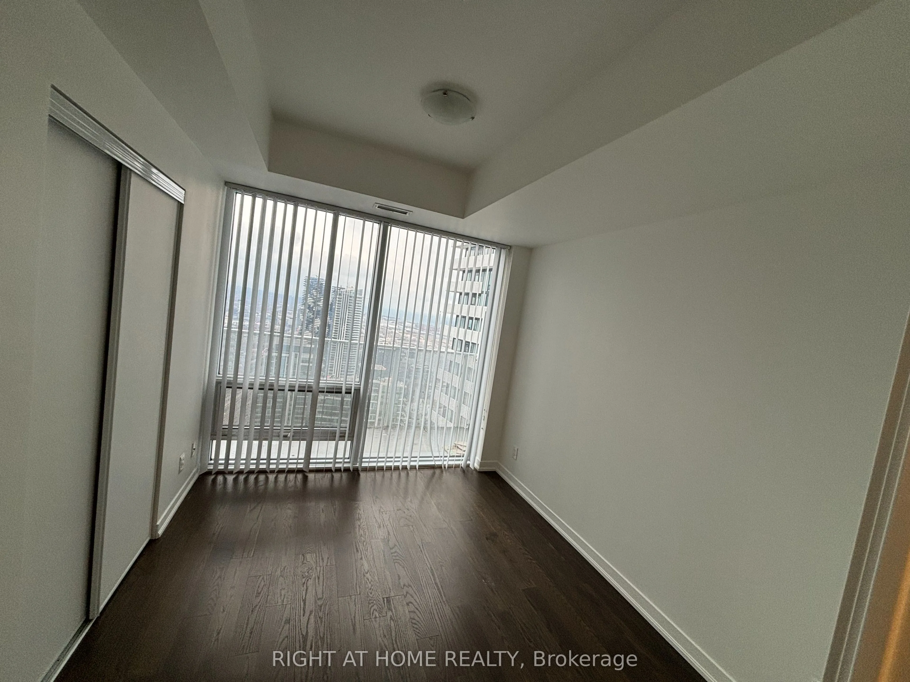 100 Harbour Street, #6704