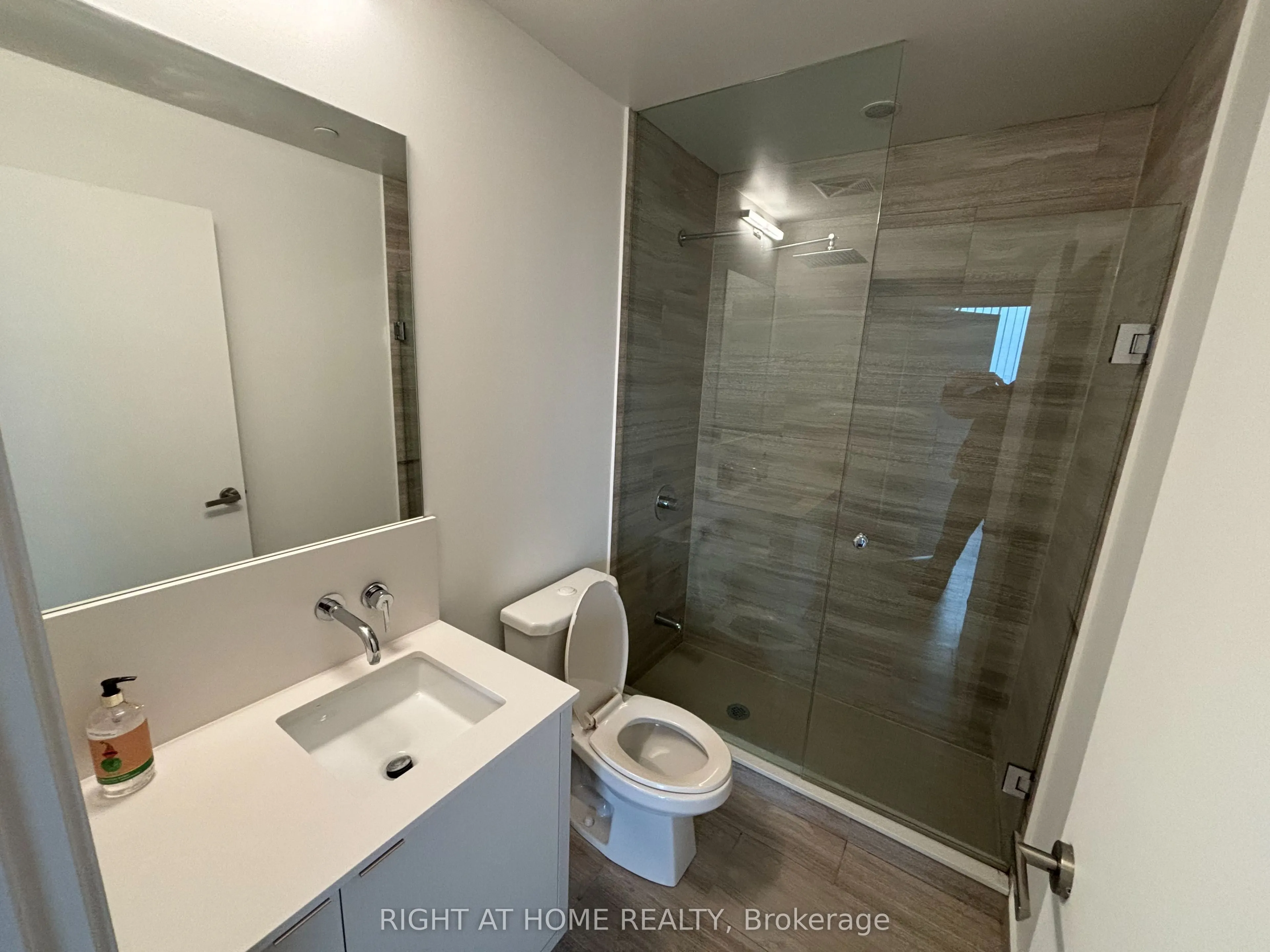 100 Harbour Street, #6704