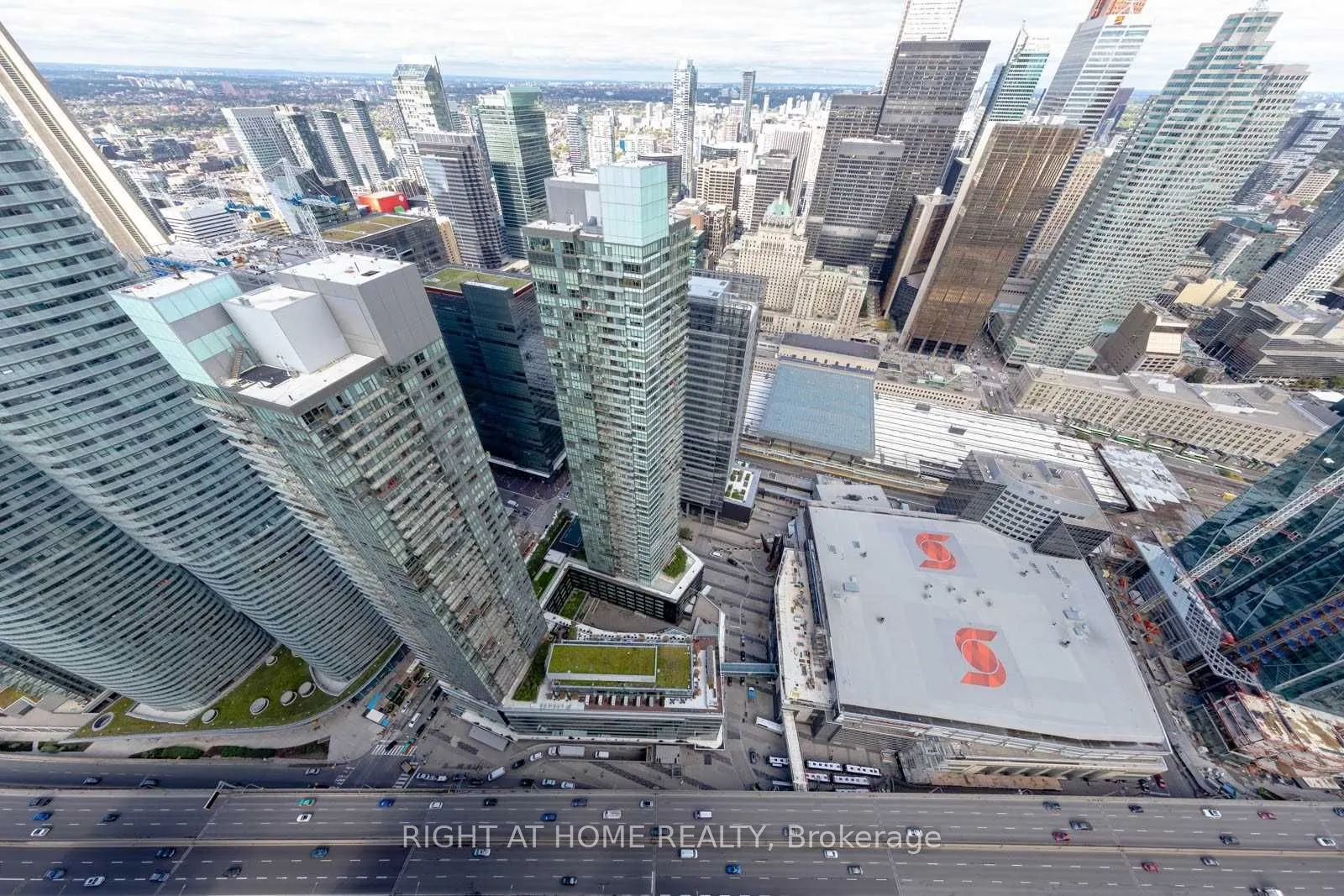 100 Harbour Street, #6704