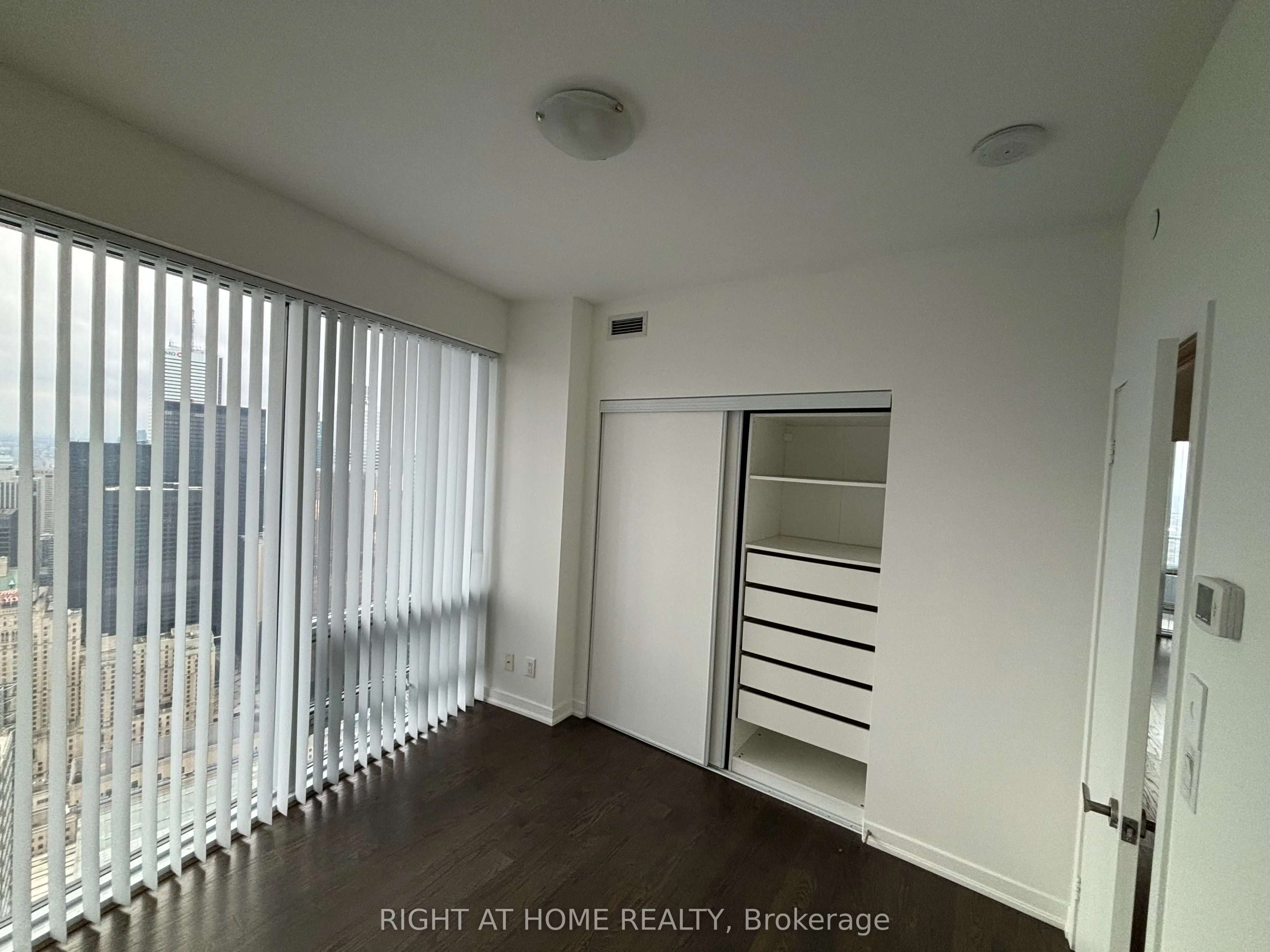 100 Harbour Street, #6704
