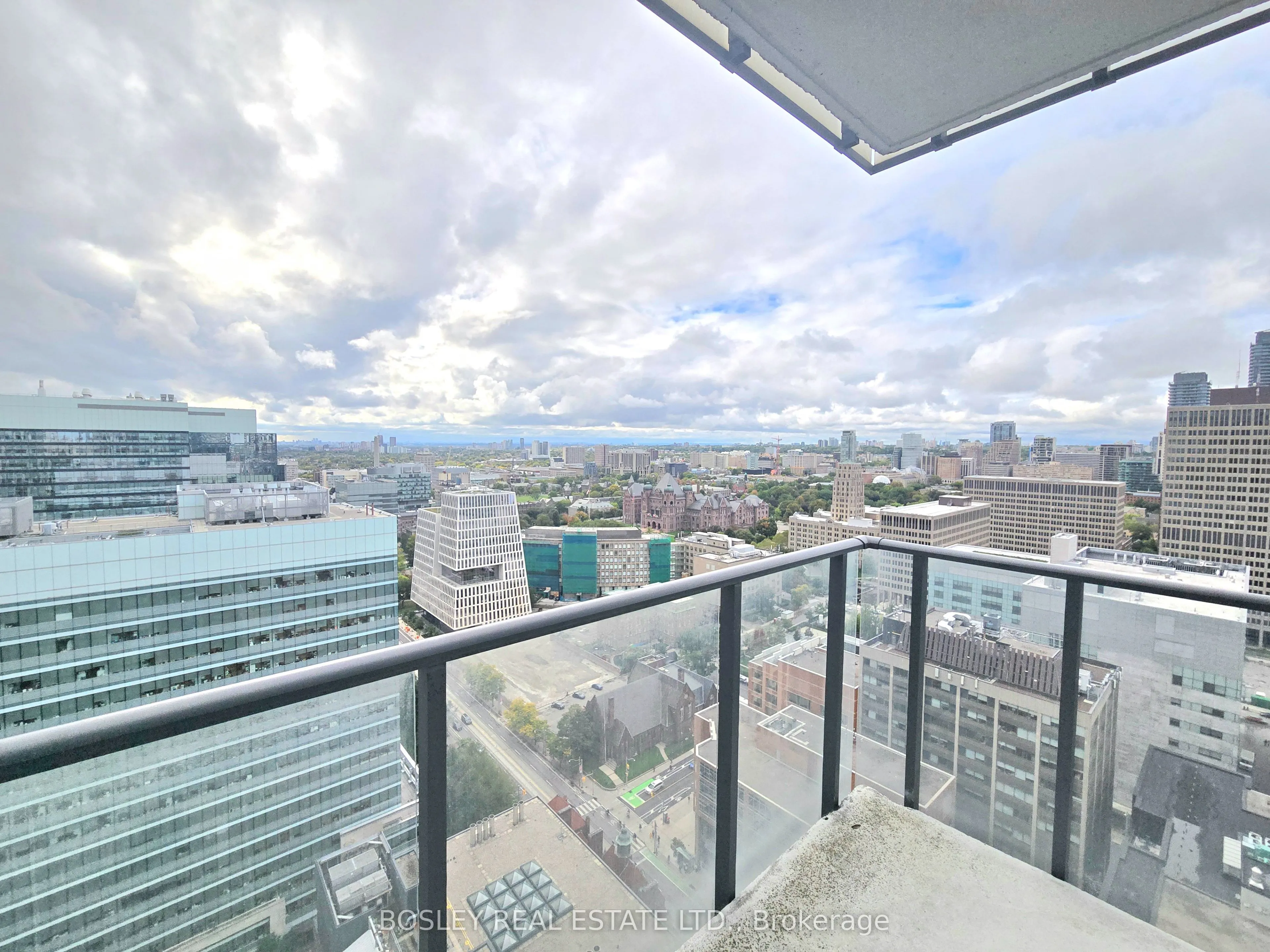 770 Bay St. Street, #PH401