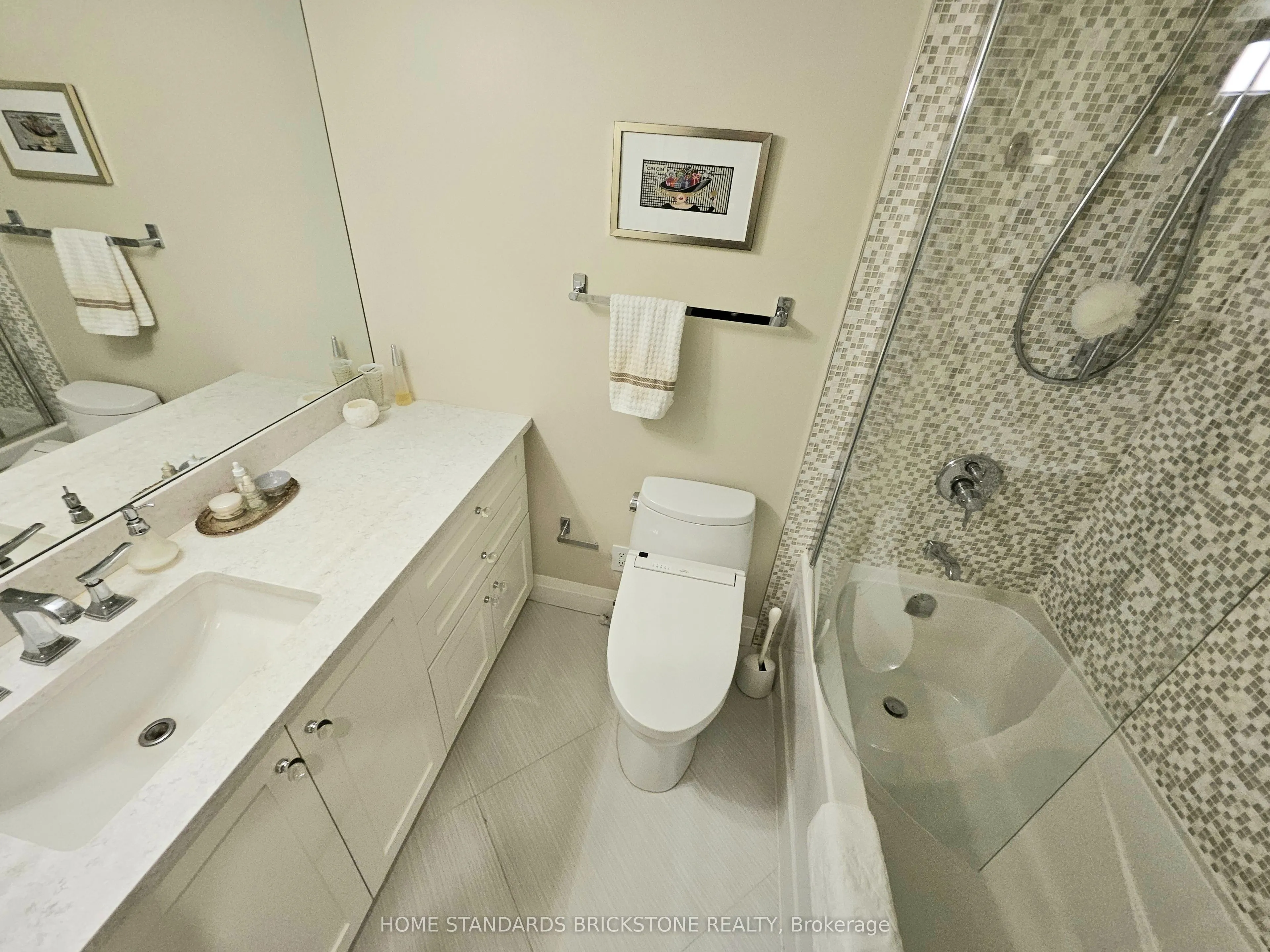 47 St Clair Avenue W, #803
