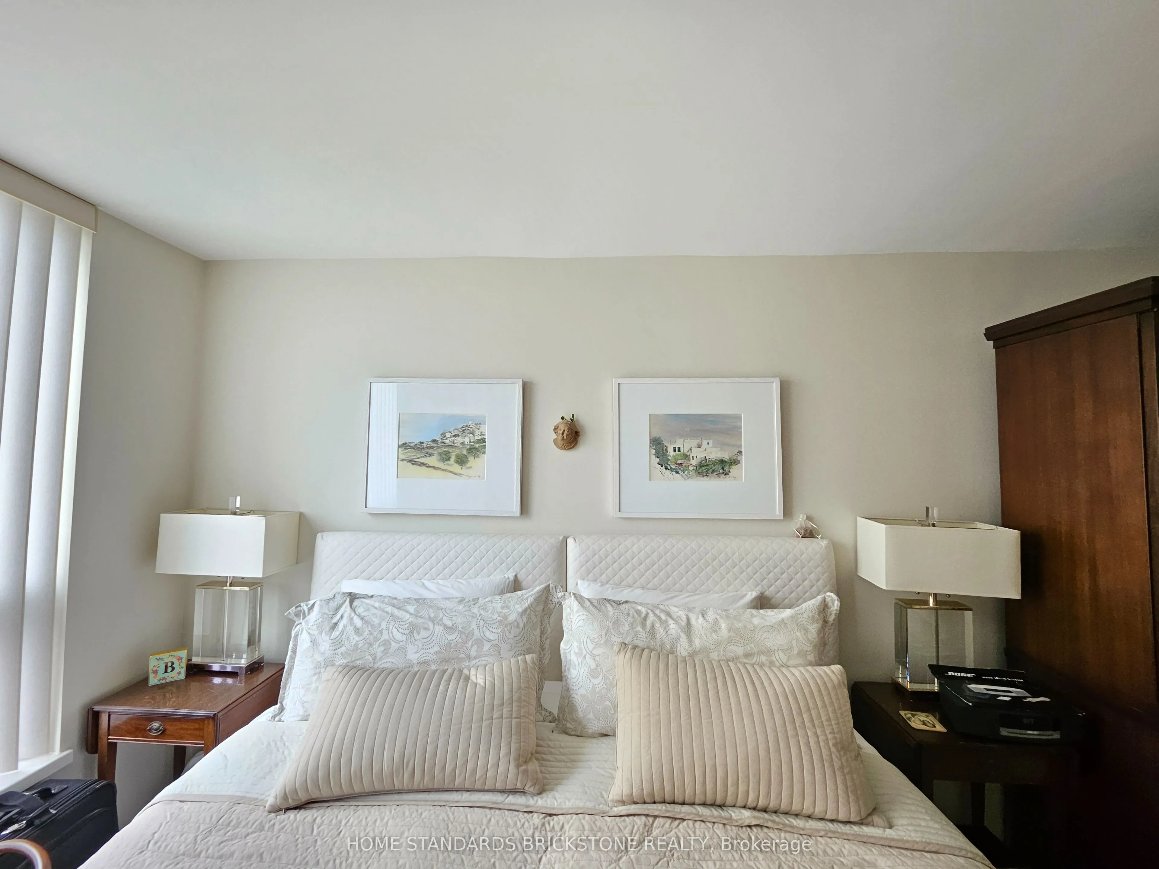 47 St Clair Avenue W, #803