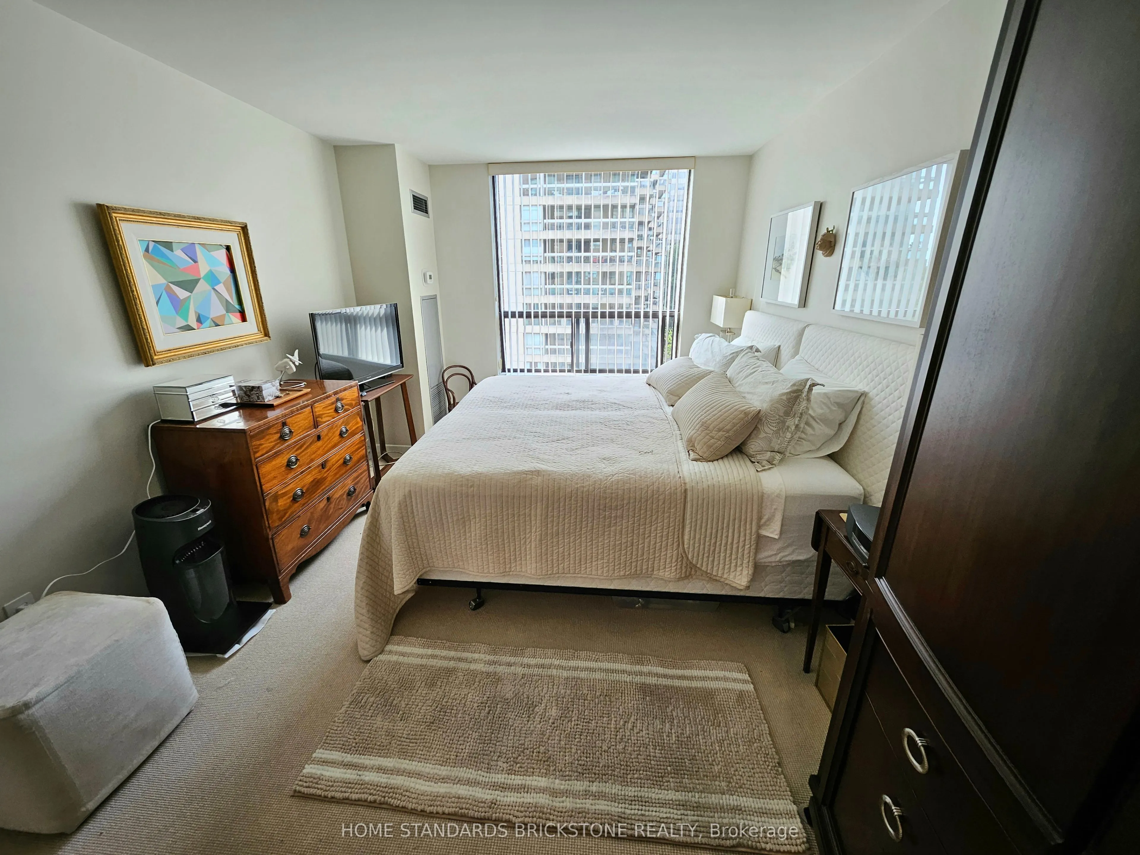 47 St Clair Avenue W, #803