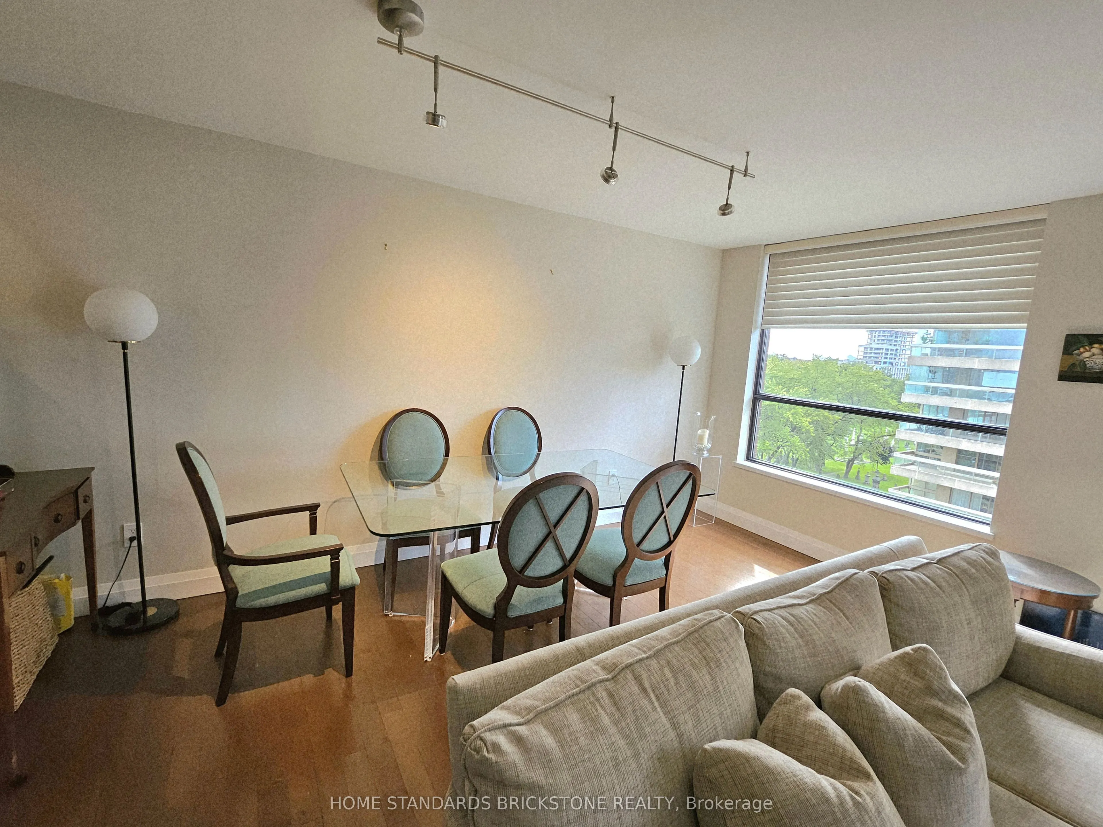47 St Clair Avenue W, #803