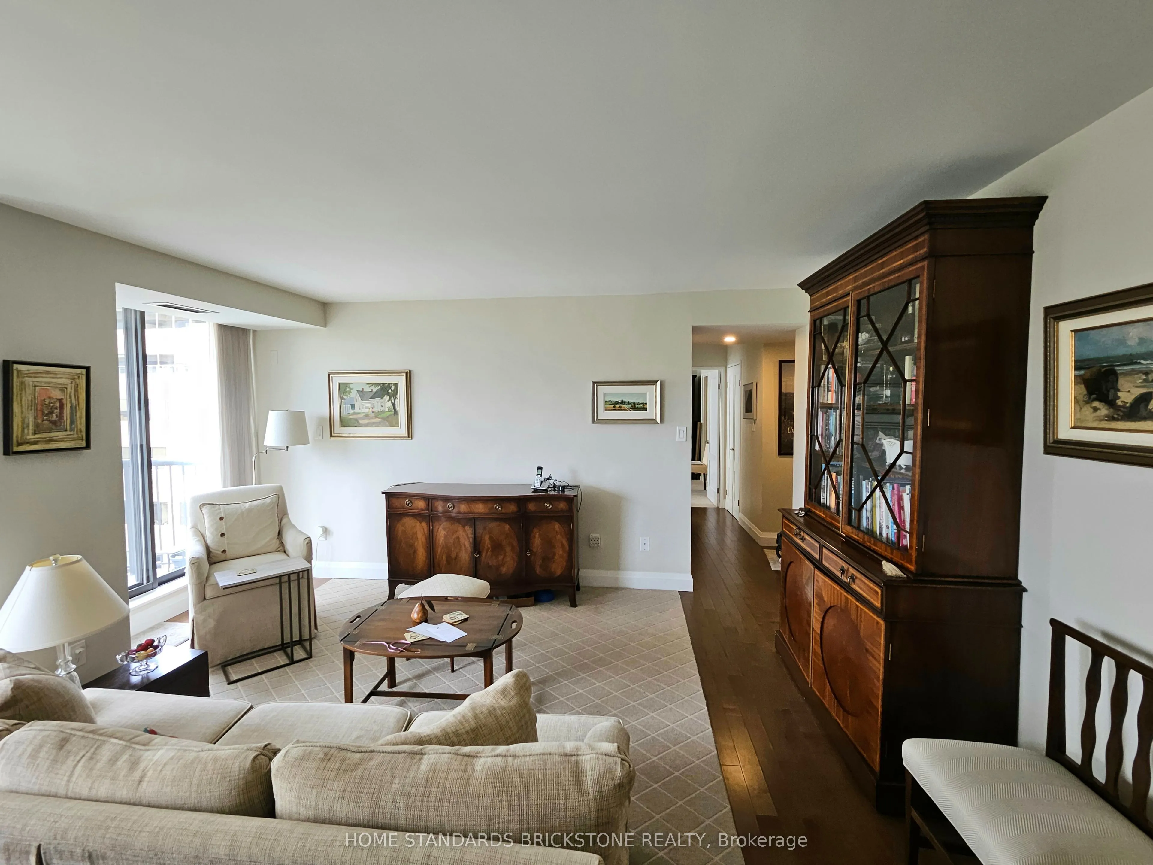 47 St Clair Avenue W, #803