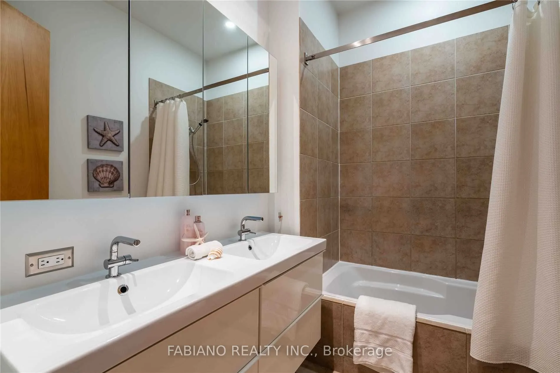 155 Dalhousie Street, #722