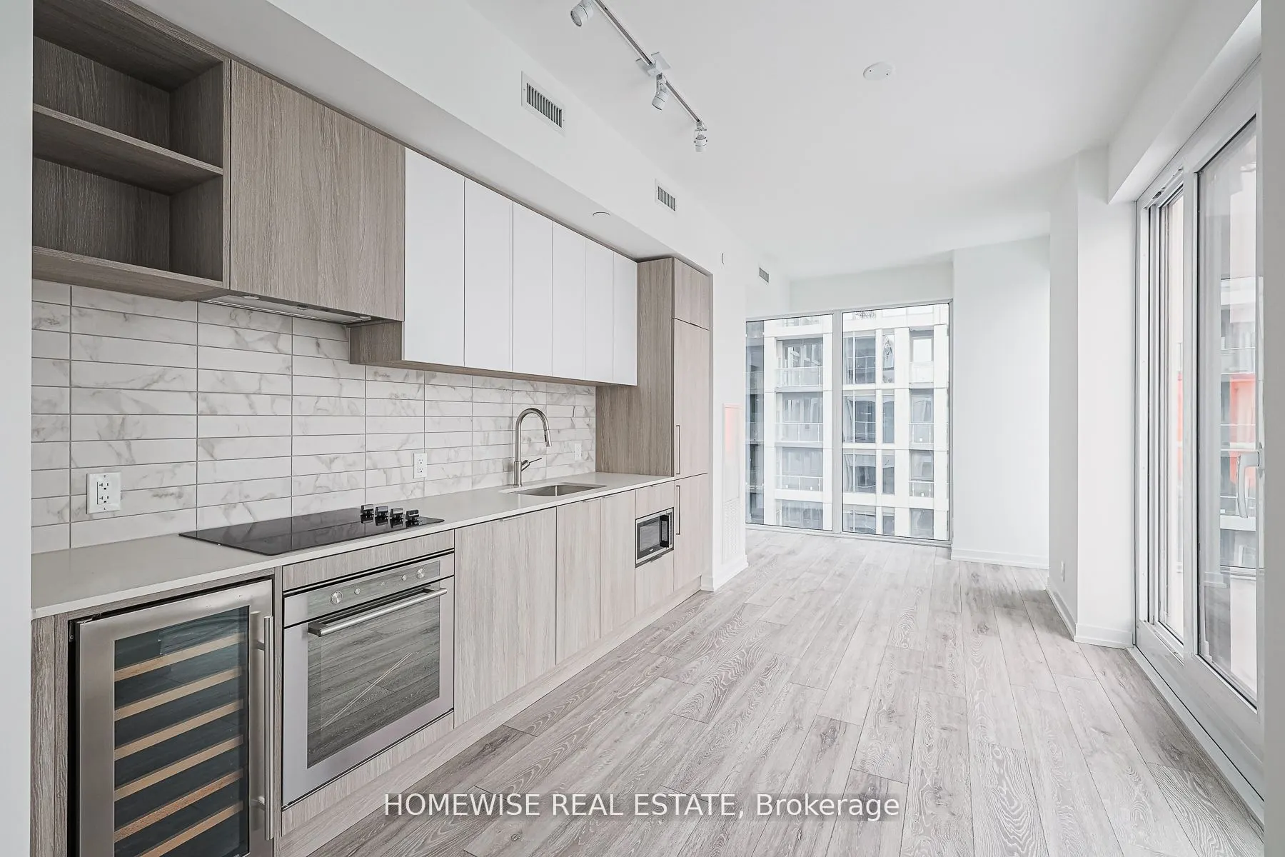 2020 Bathurst Street, #709
