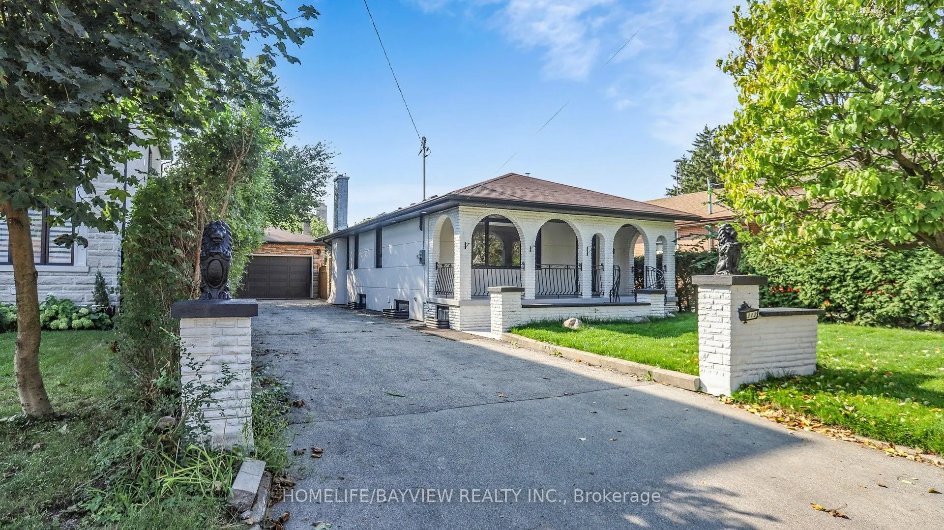 313 Churchill Avenue
