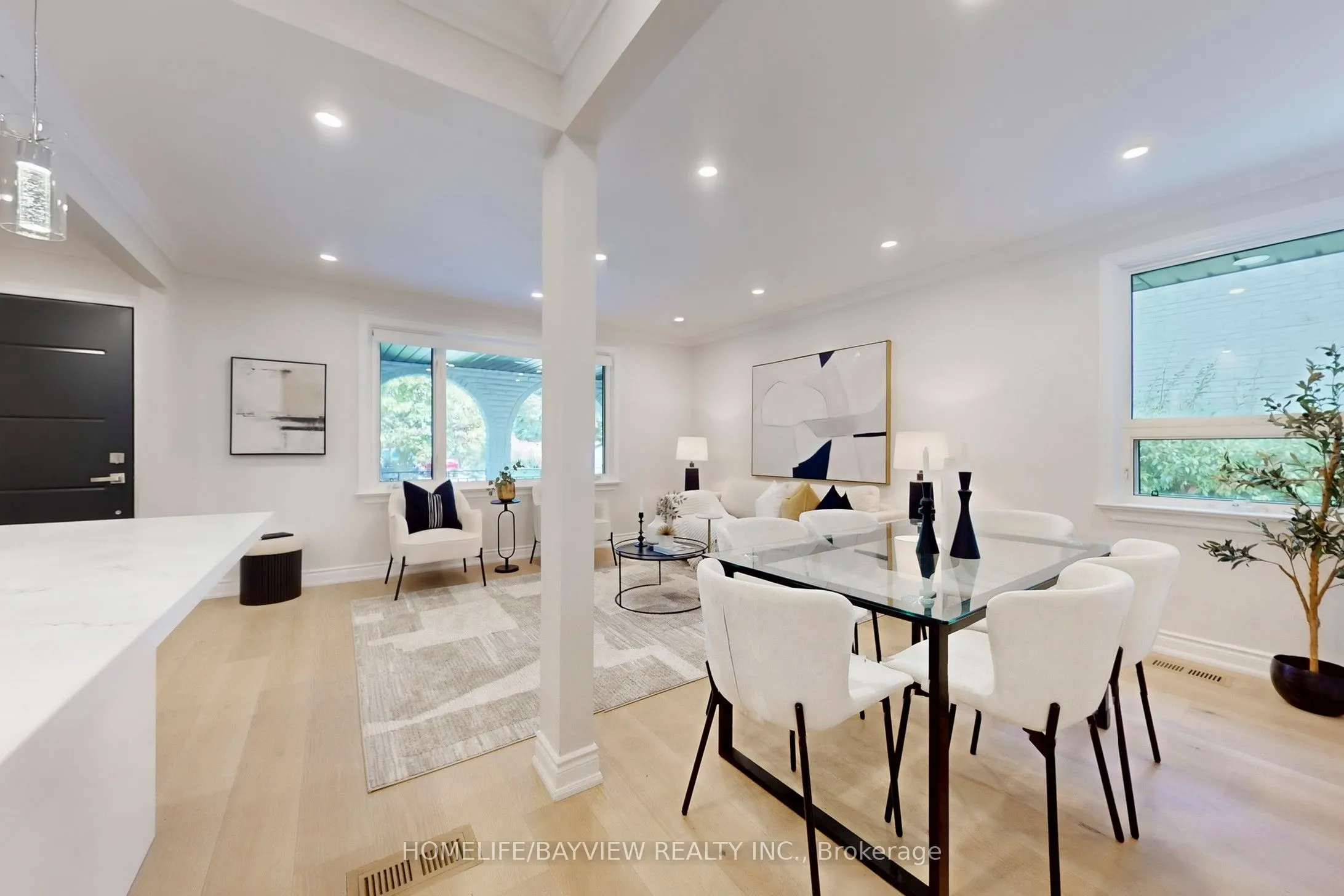 313 Churchill Avenue