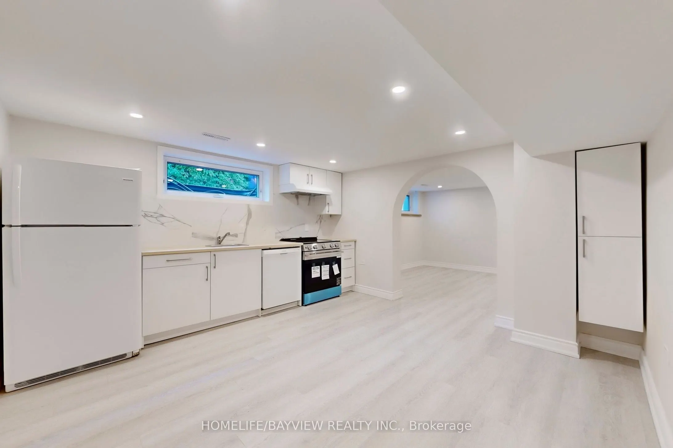 313 Churchill Avenue