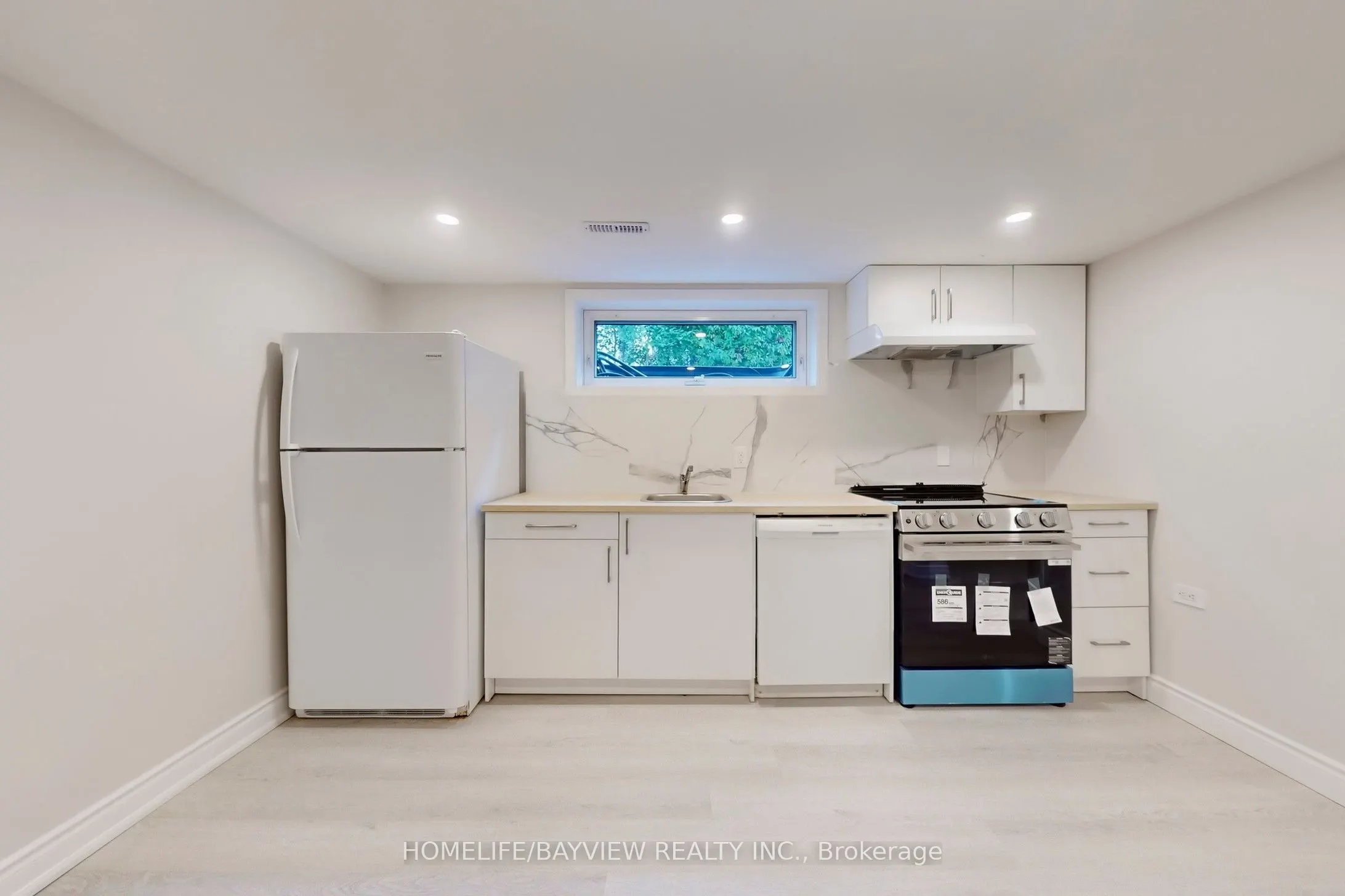 313 Churchill Avenue