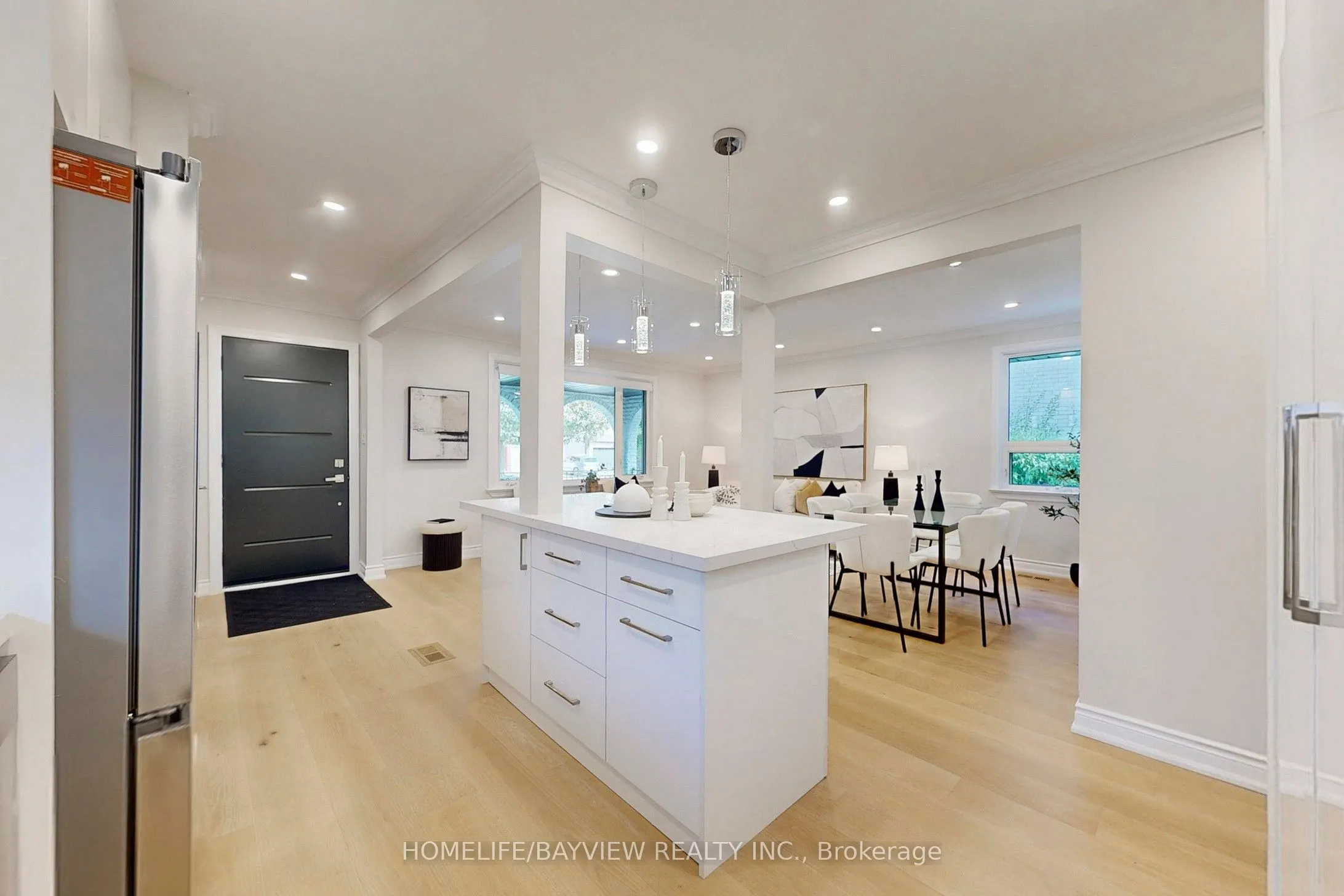 313 Churchill Avenue