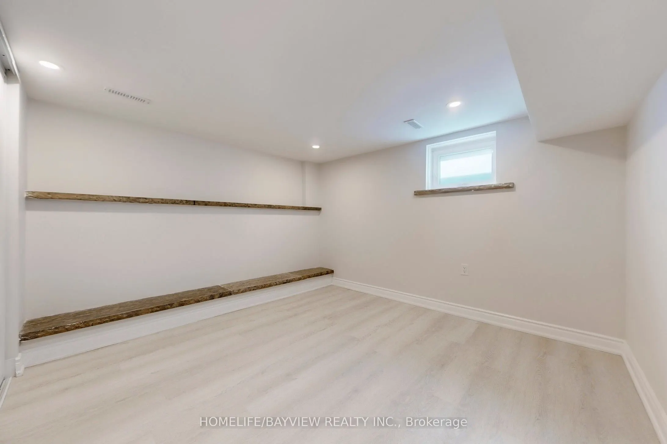 313 Churchill Avenue