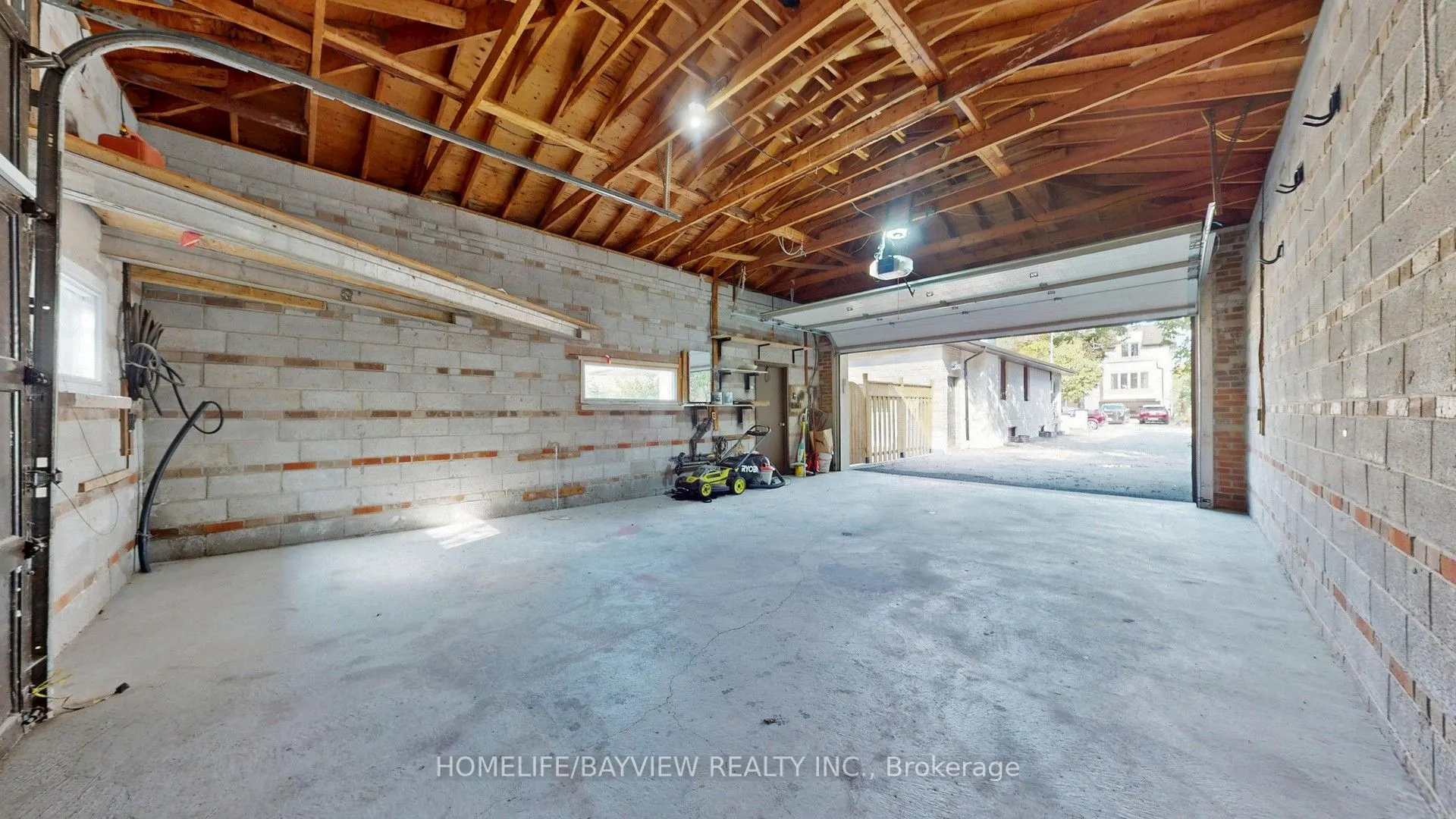 313 Churchill Avenue