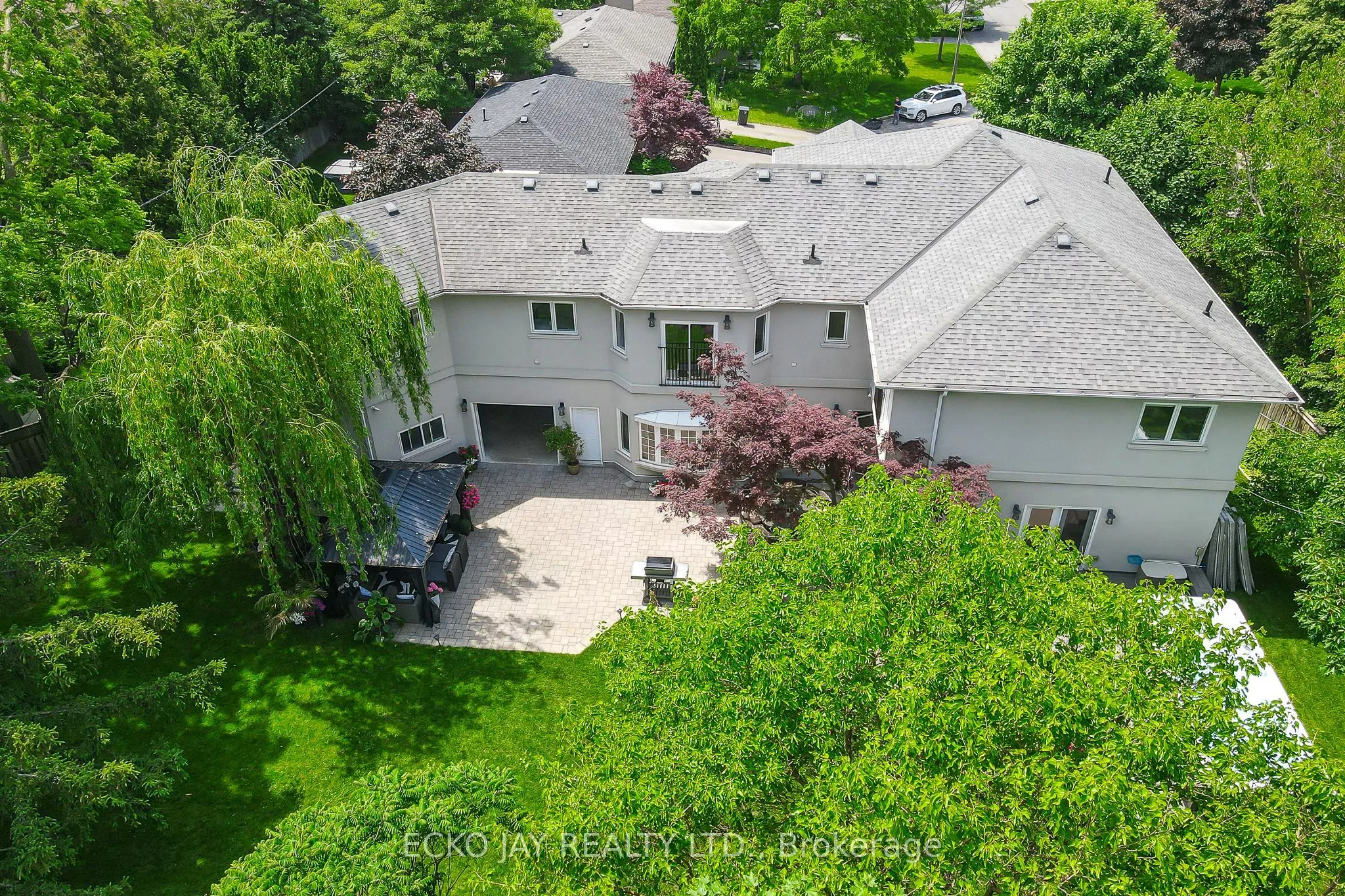 24 Hirondelle Place