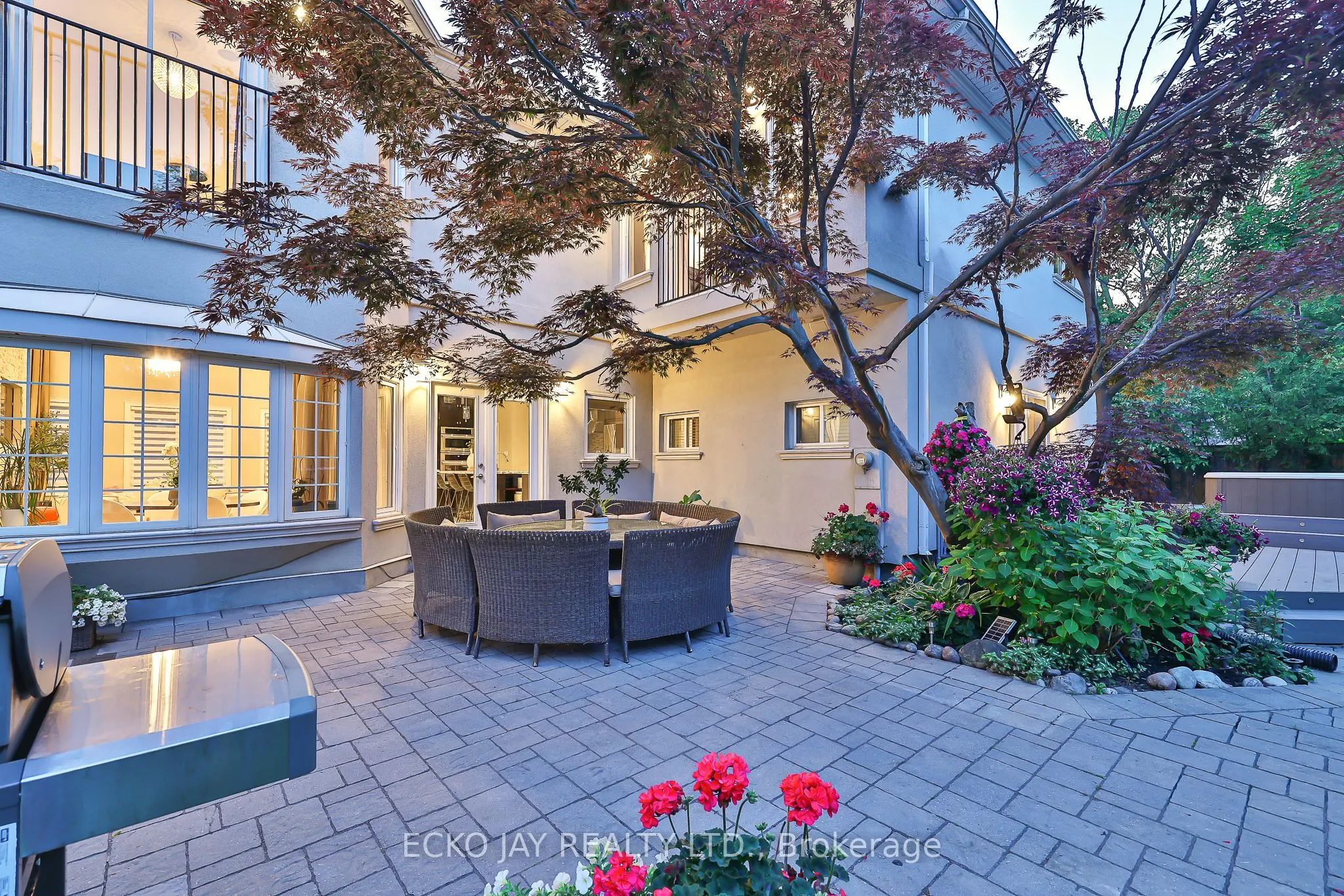 24 Hirondelle Place