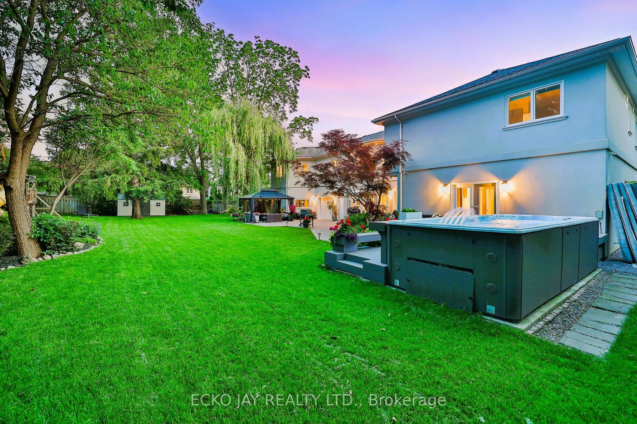 24 Hirondelle Place
