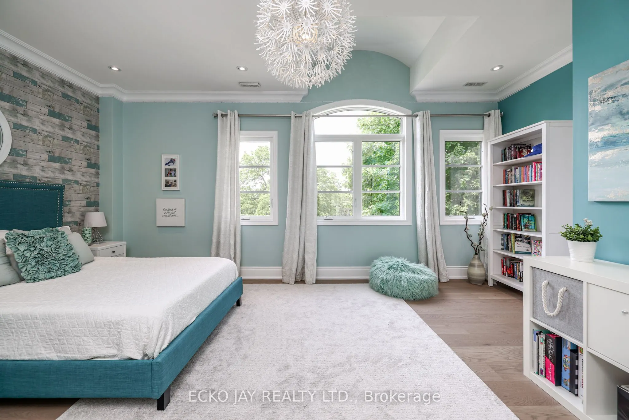 24 Hirondelle Place