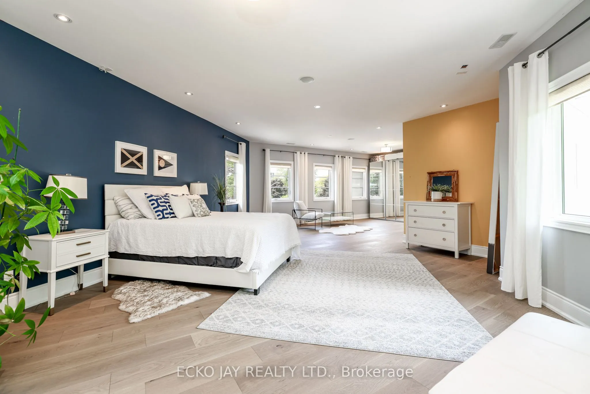 24 Hirondelle Place