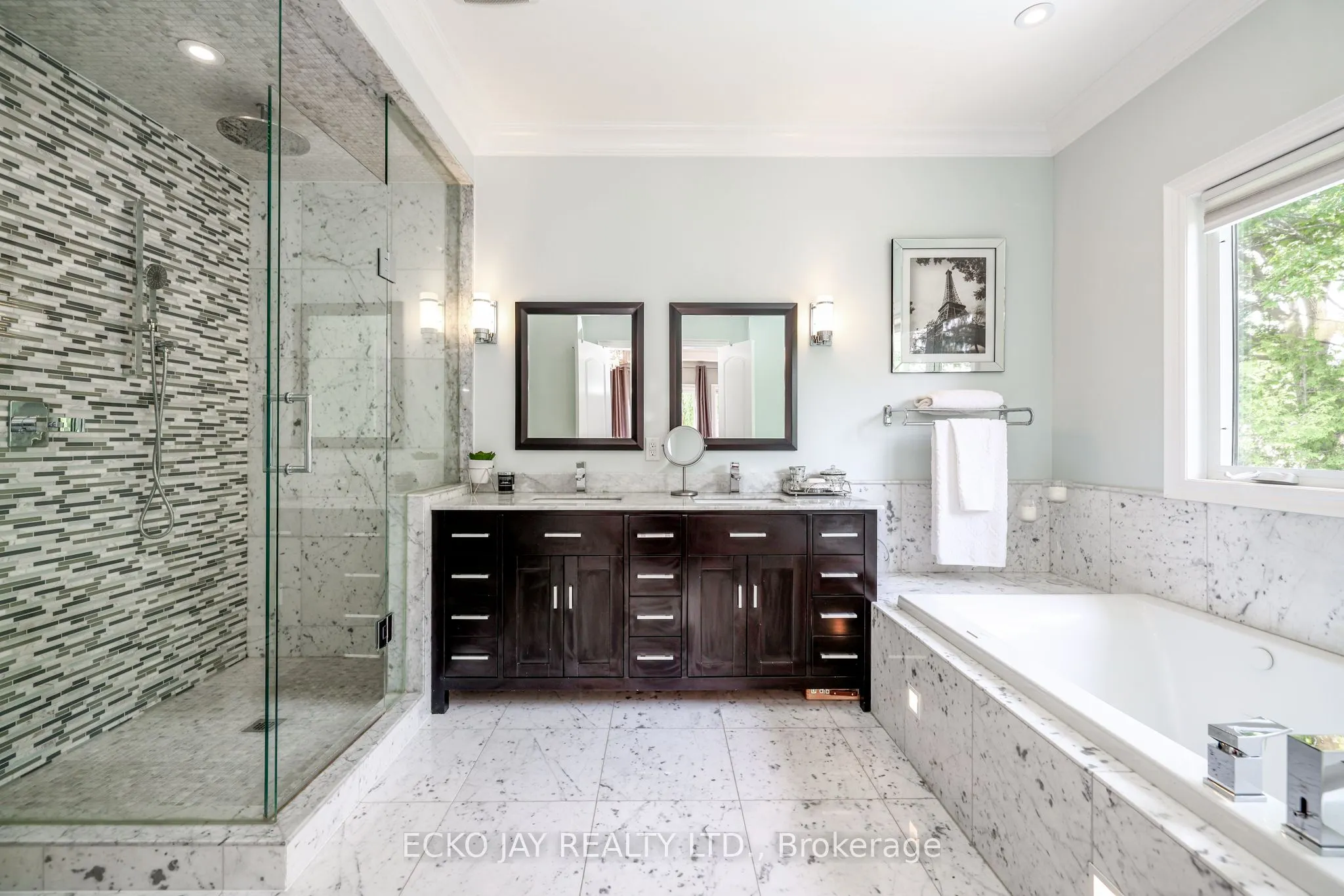24 Hirondelle Place