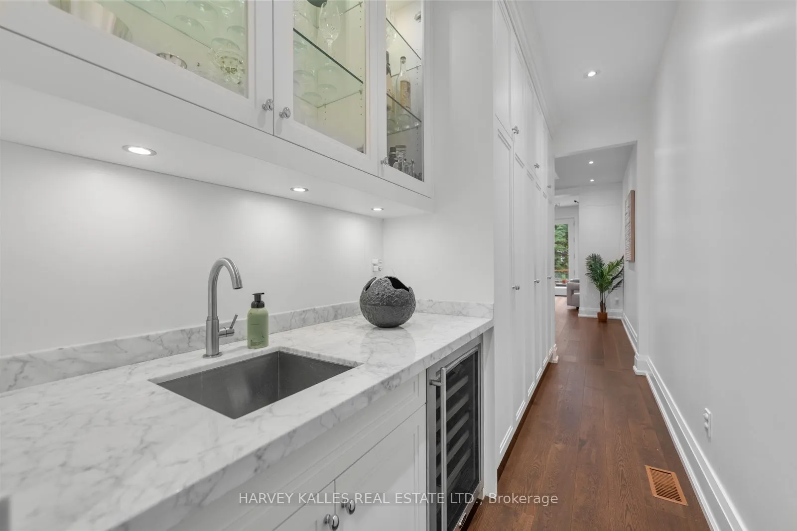 1717B Bathurst Street