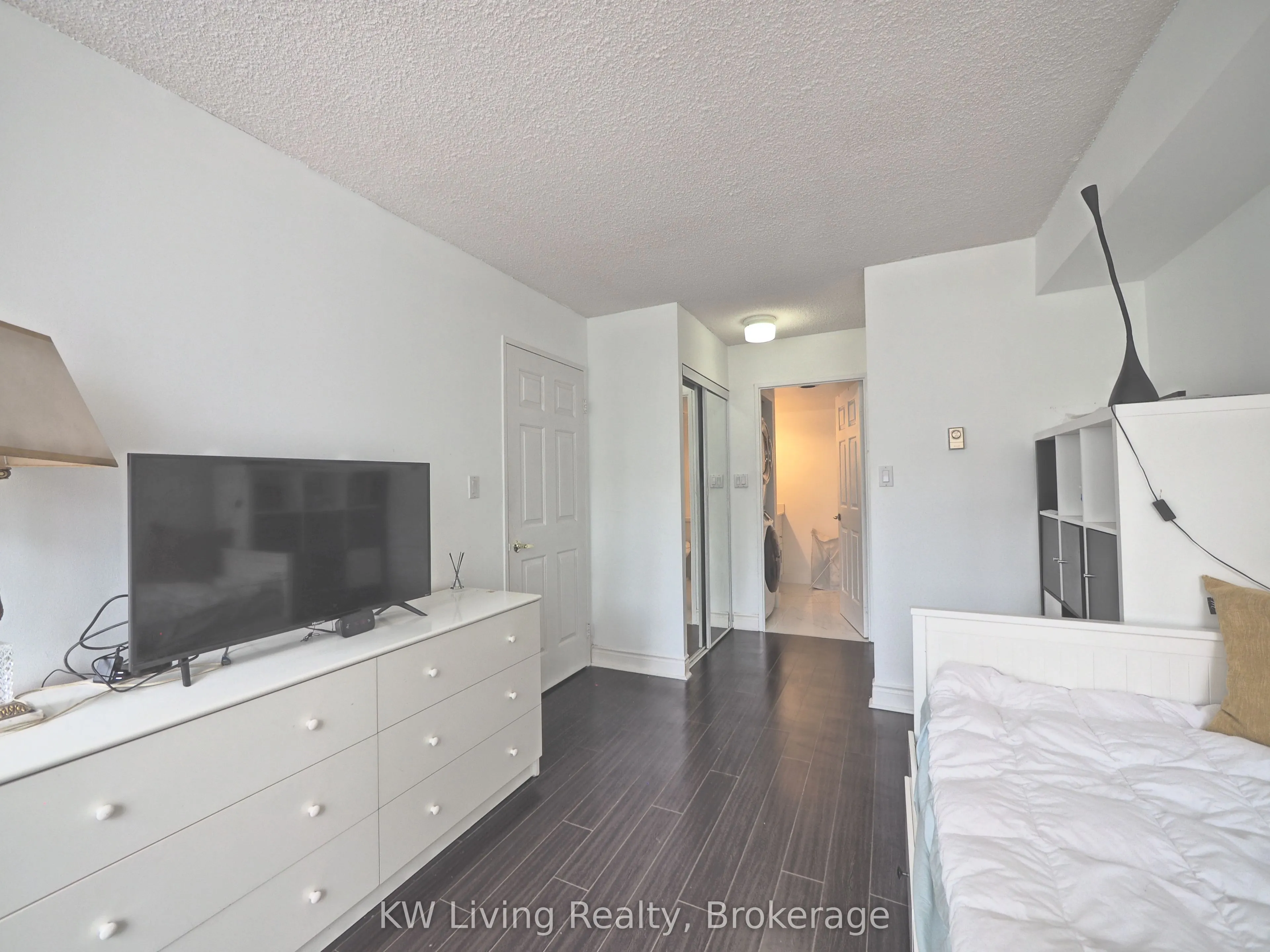 30 Greenfield Avenue, #1216